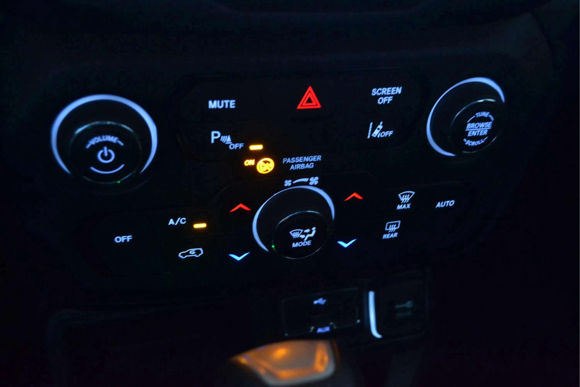 Jeep Renegade eHybrid 1.5 Limited ATX - foto 26