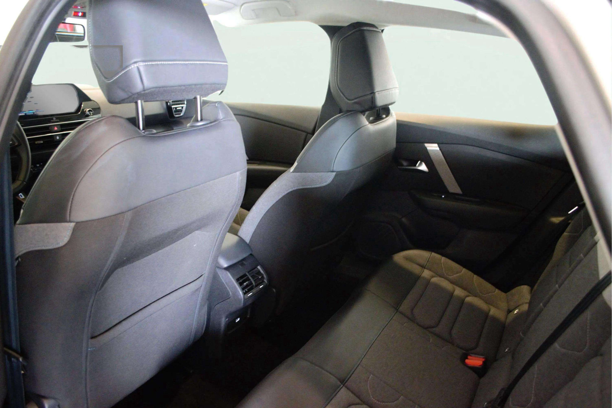 Citroën C4 PureTech 130 Plus - foto 9