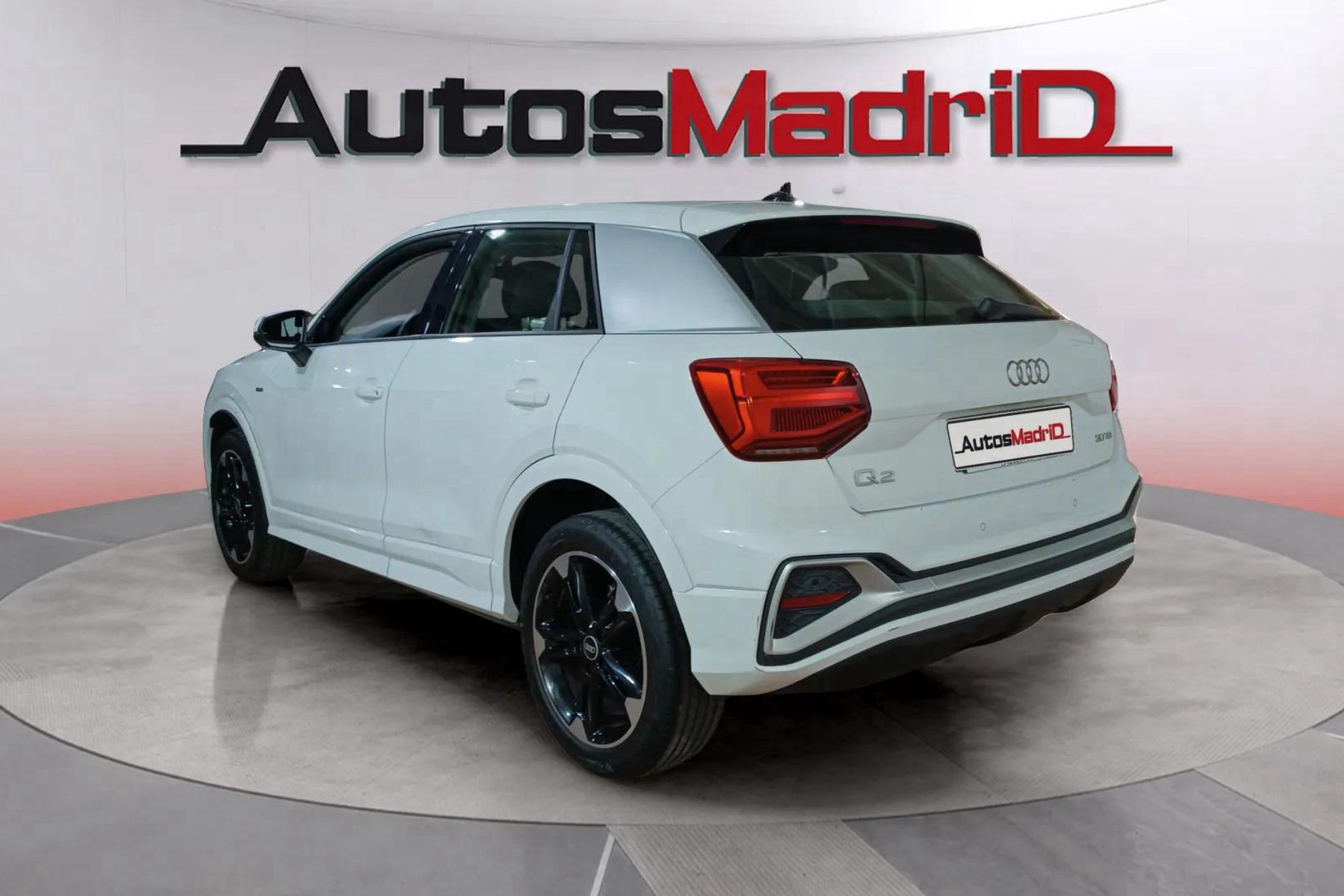 Audi Q2 S line 30 TDI - foto 5