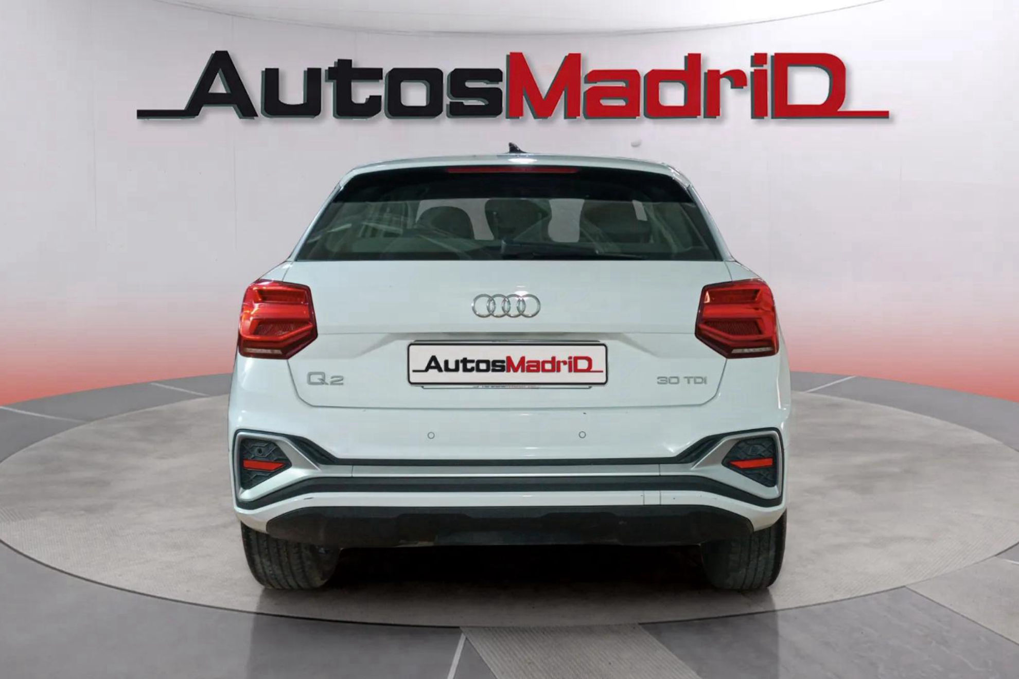 Audi Q2 S line 30 TDI - foto 6