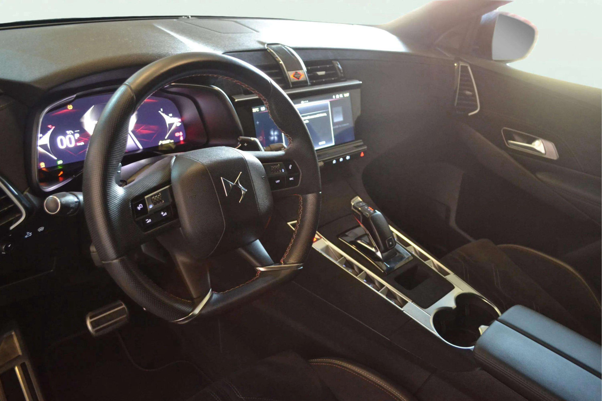 DS DS 7 BlueHDi 130 Performance Line - foto 15