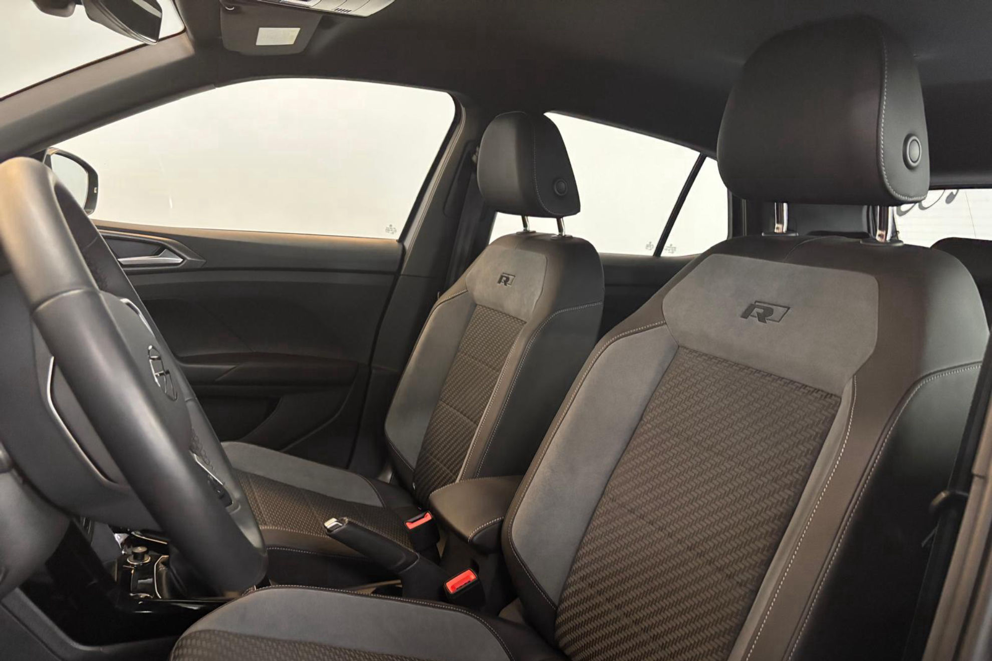 Volkswagen T-Cross R-Line 1.0 TSI DSG - foto 10
