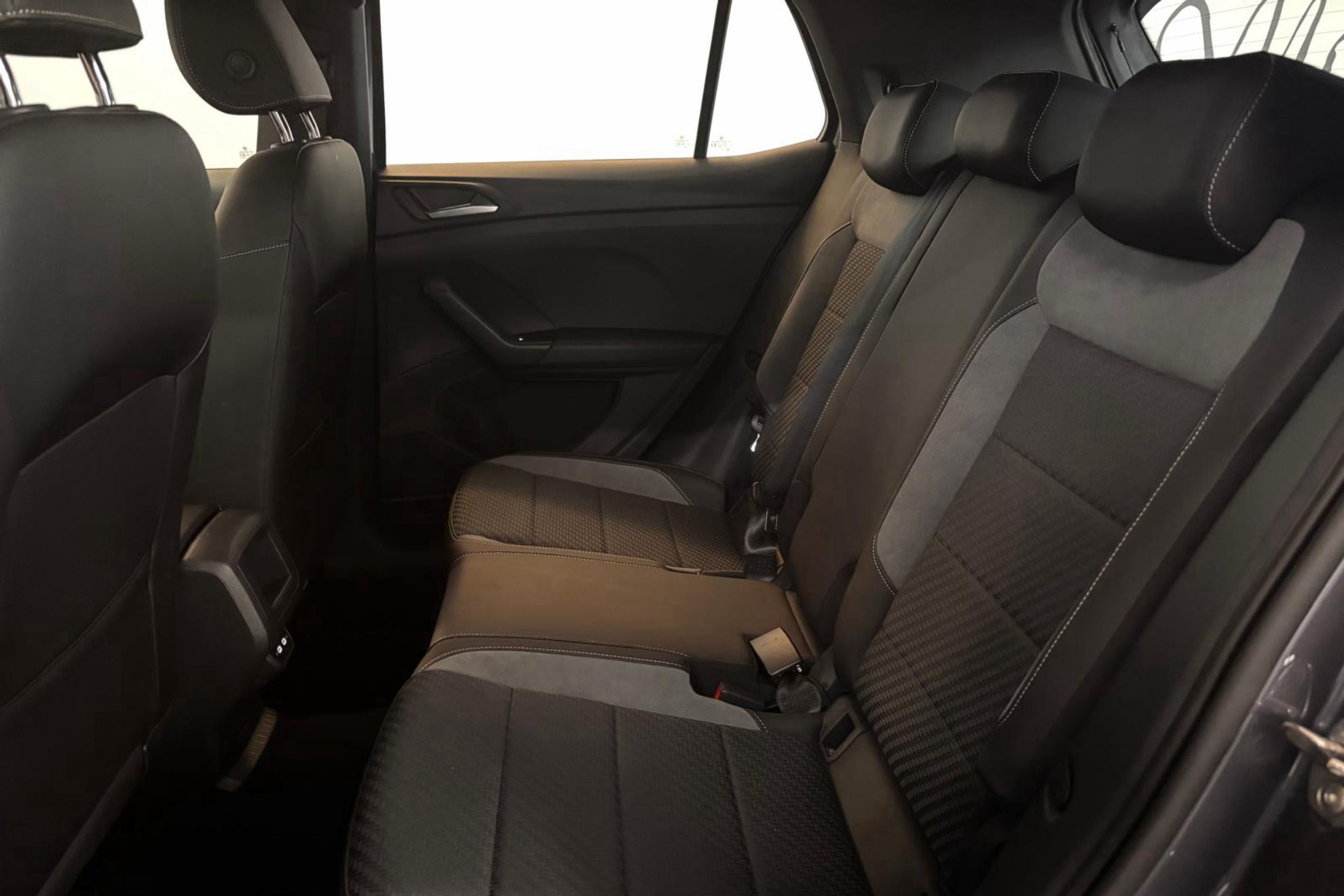 Volkswagen T-Cross R-Line 1.0 TSI DSG - foto 12