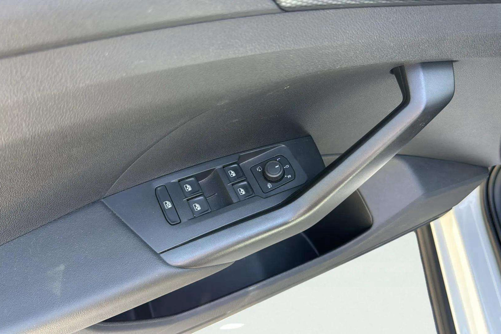 Volkswagen T-Cross Advance 1.0 TSI - foto 16