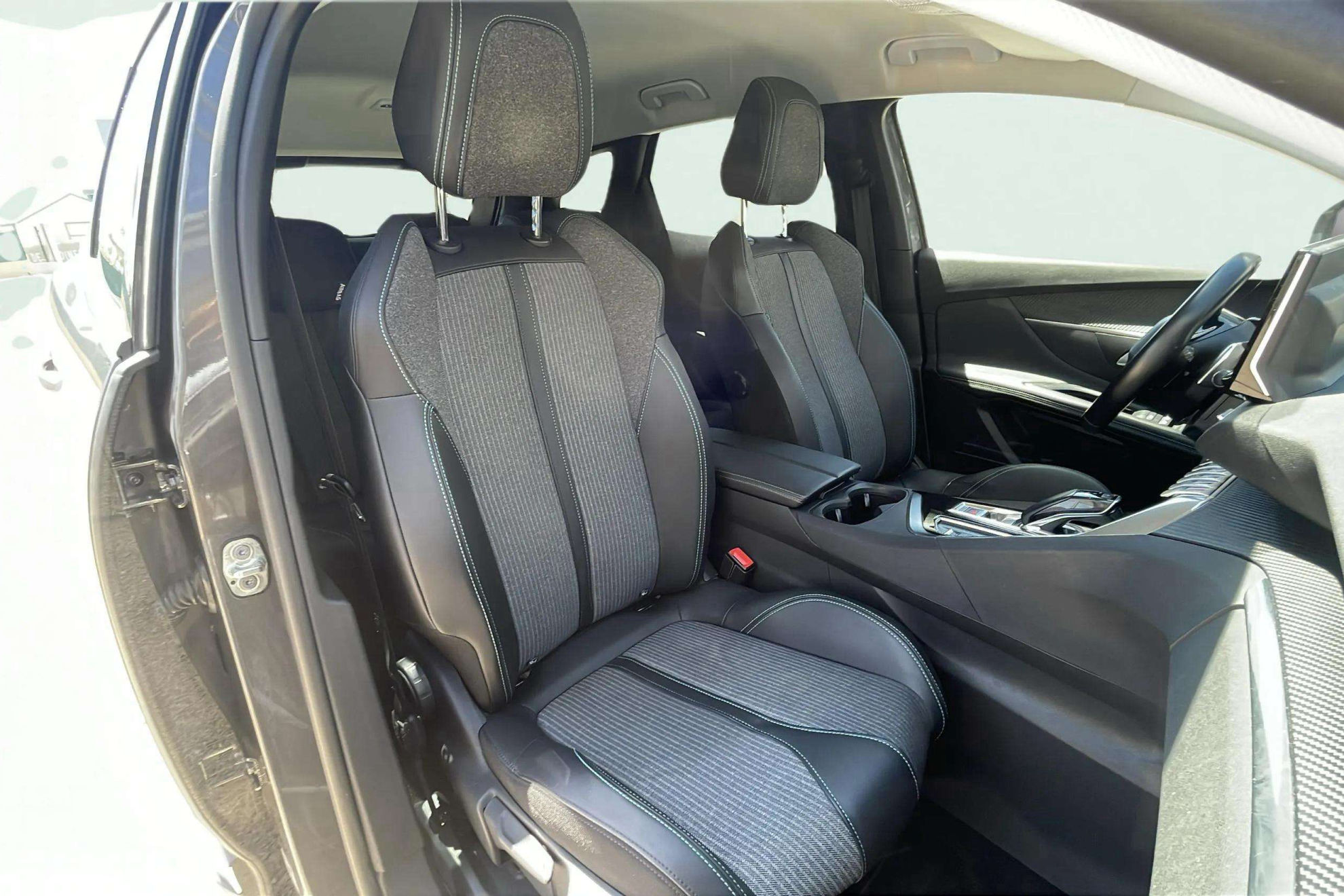 Peugeot 3008 225 e-EAT8 Allure - foto 12