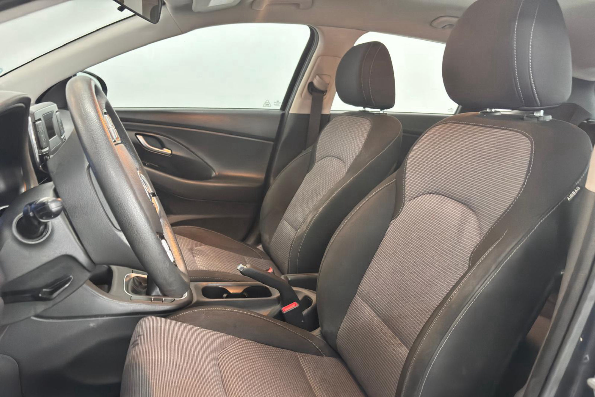 Hyundai i30 1.5 DPI Essence - foto 9