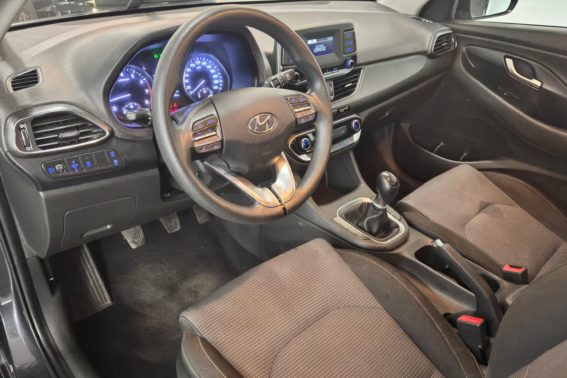 Hyundai i30 1.5 DPI Essence - foto 10