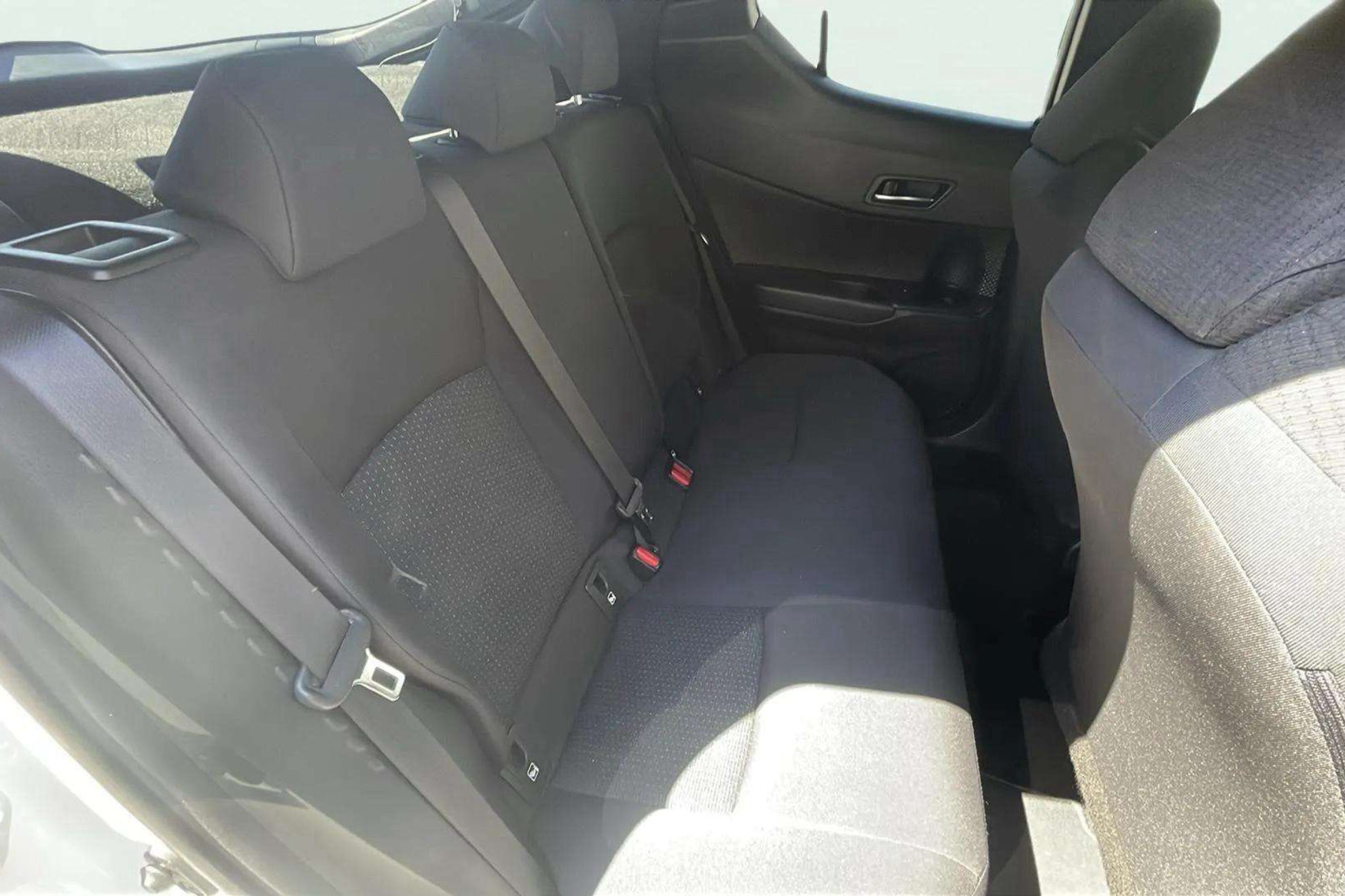 Toyota C-HR 1.8 125H Advance - foto 12