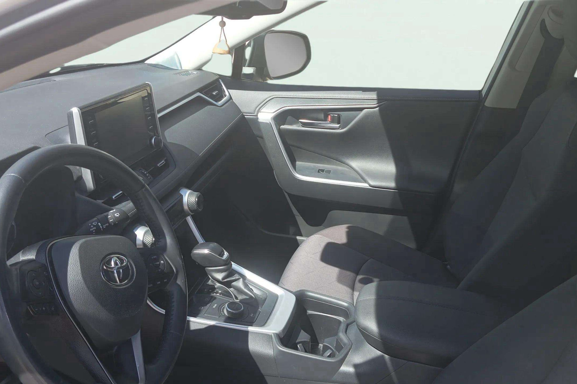 Toyota RAV4 2.5l 220H Advance 4WD - foto 12