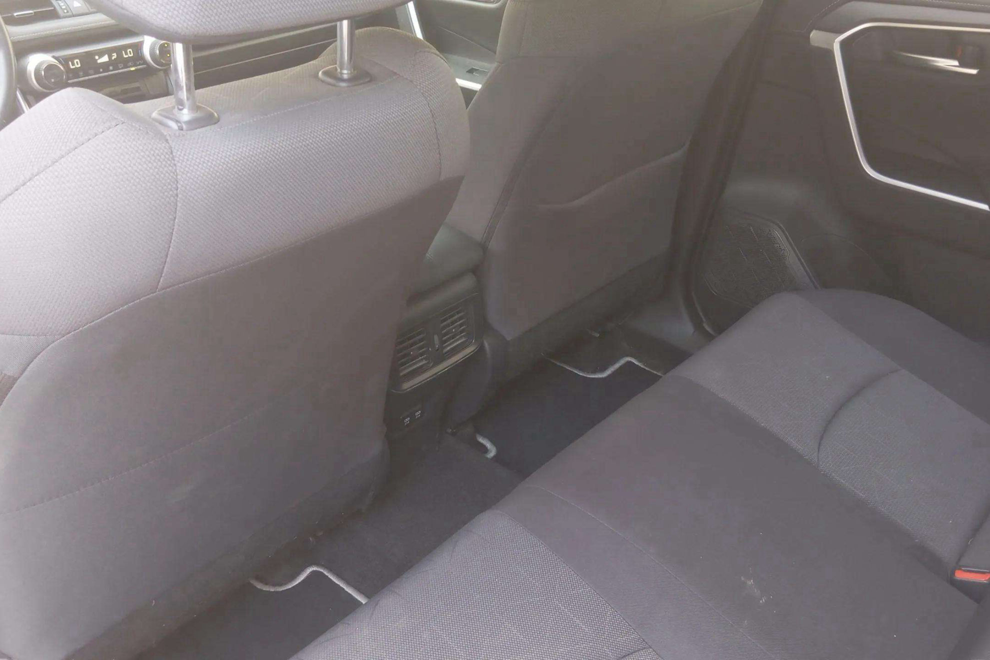 Toyota RAV4 2.5l 220H Advance 4WD - foto 13