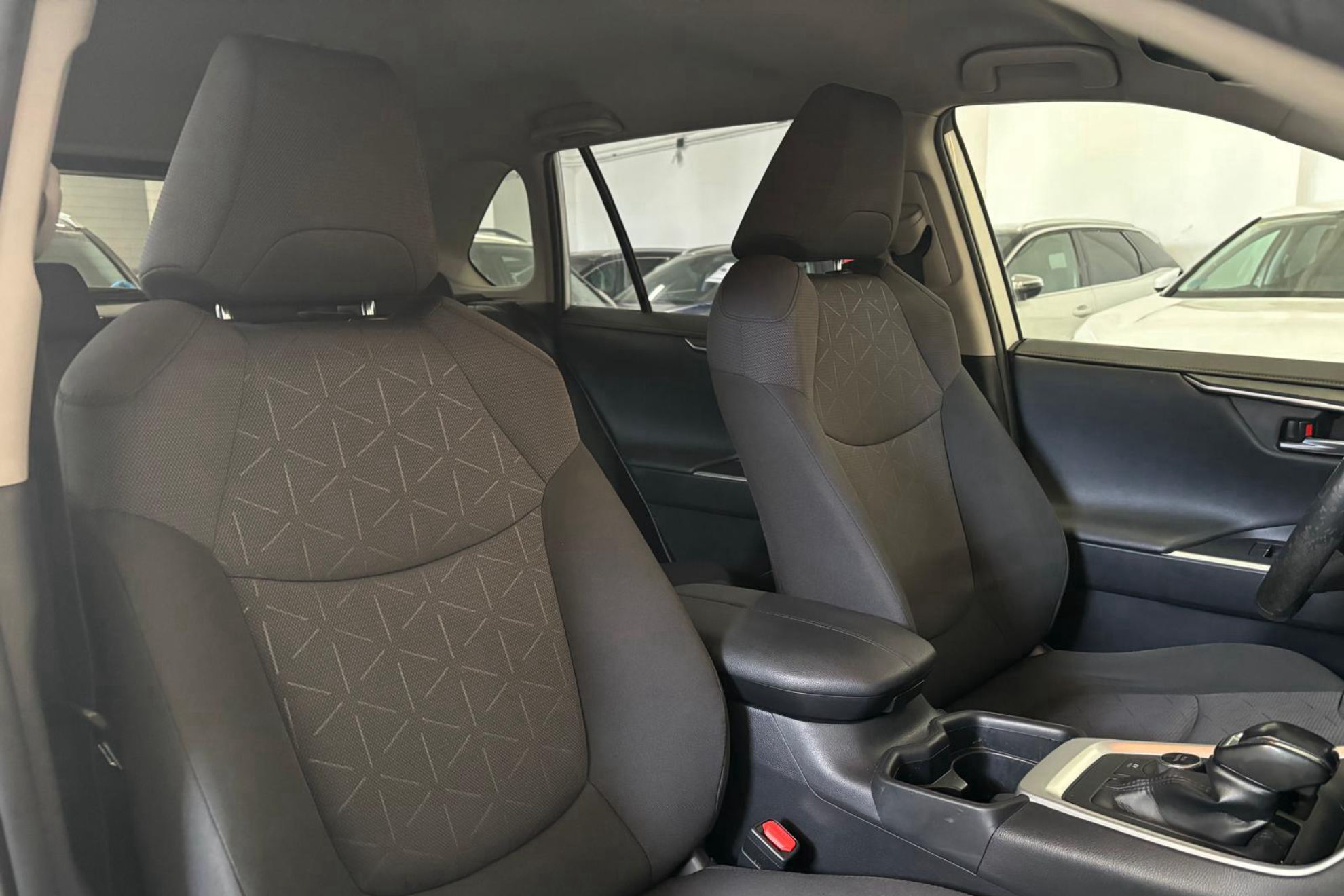 Toyota RAV4 2.5l 220H Advance 4WD - foto 11