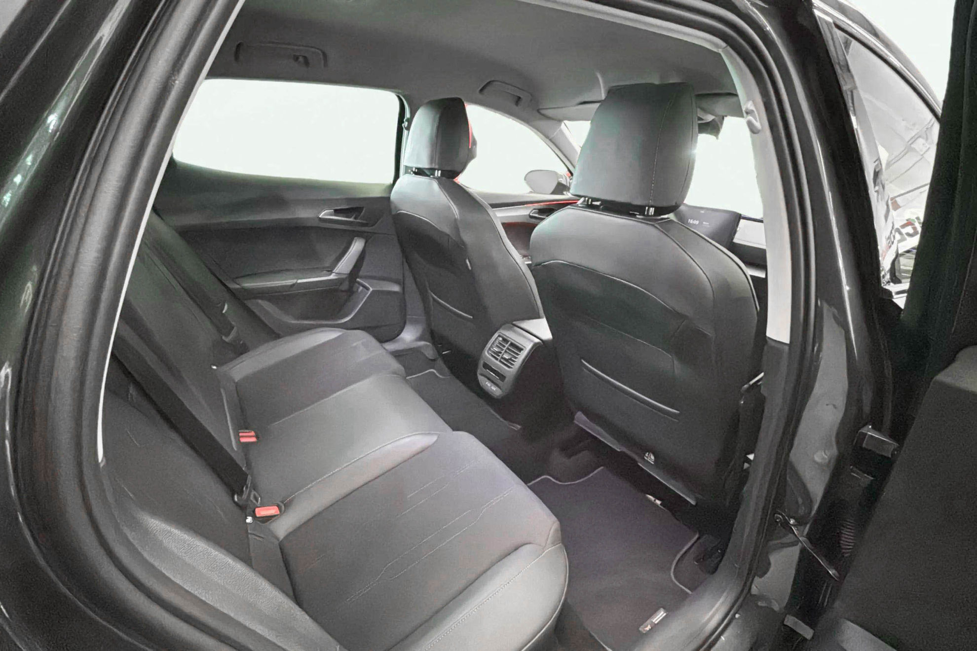 Cupra Formentor 1.5 TSI DSG - foto 16