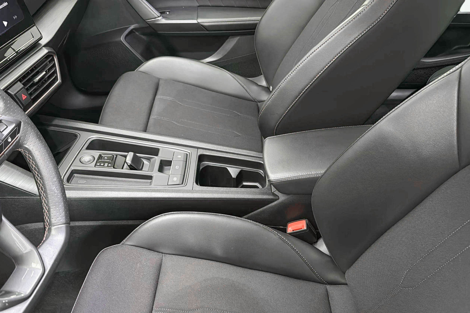 Cupra Formentor 1.5 TSI DSG - foto 37