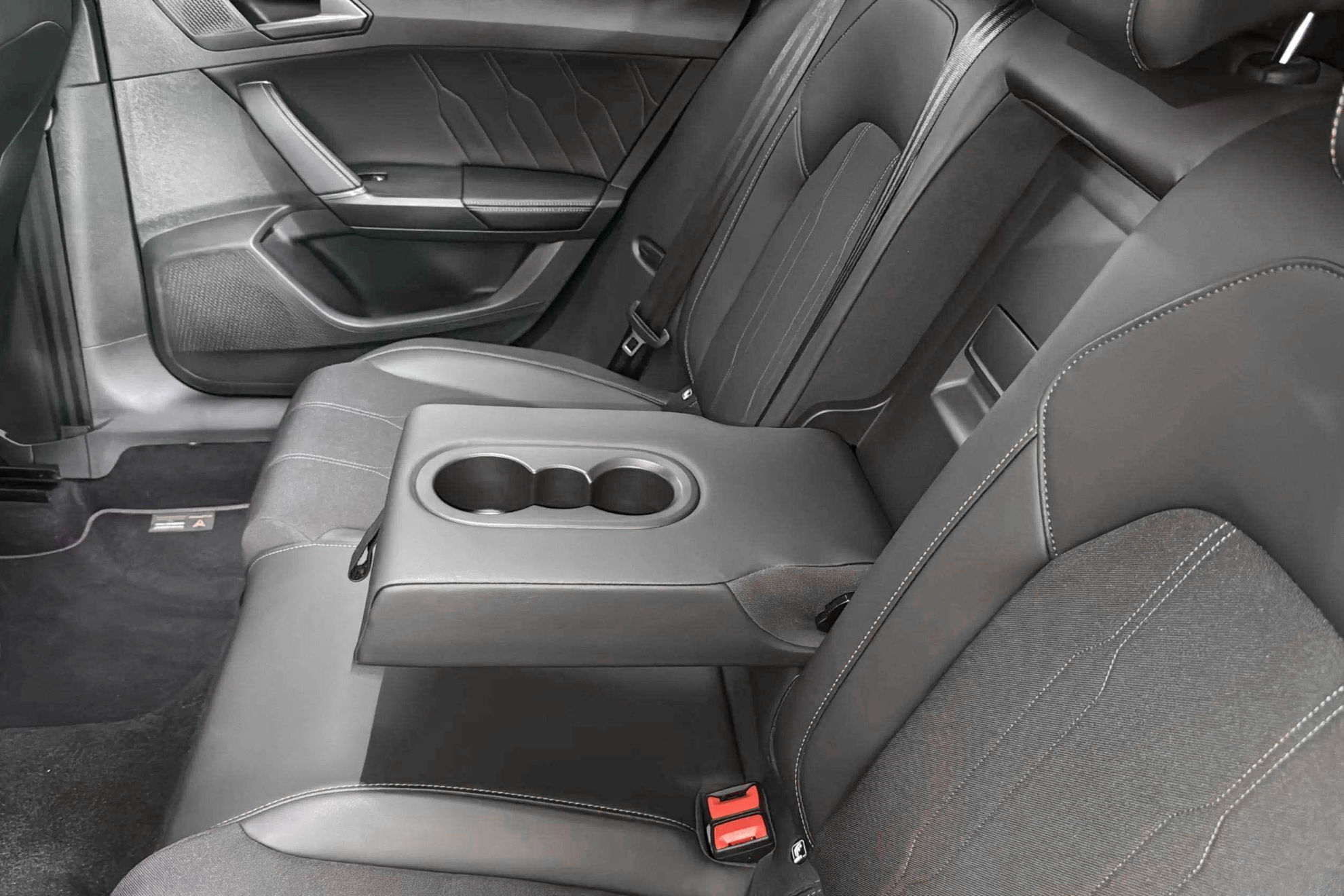 Cupra Formentor 1.5 TSI DSG - foto 40