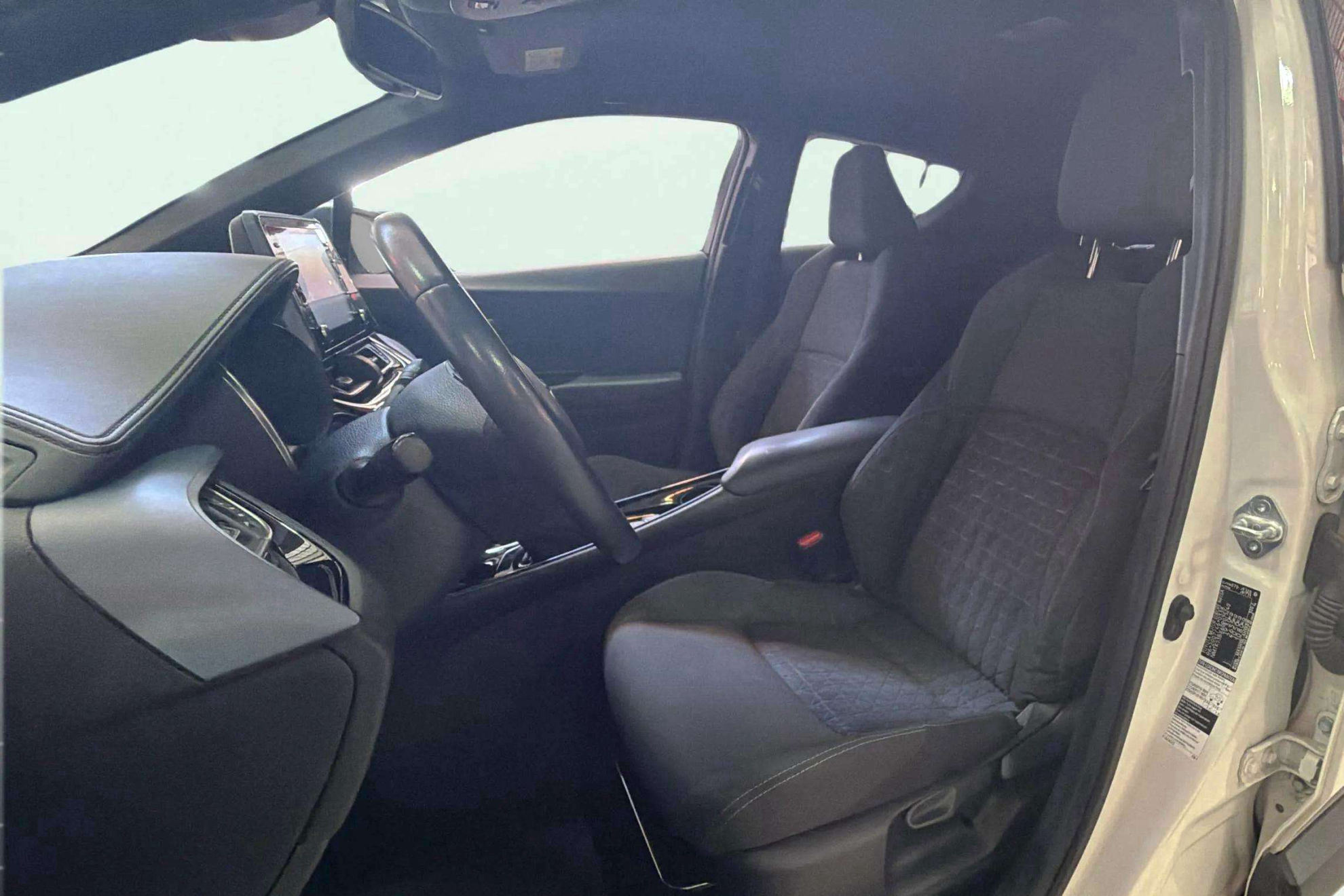 Toyota C-HR 1.8 125H Advance - foto 12