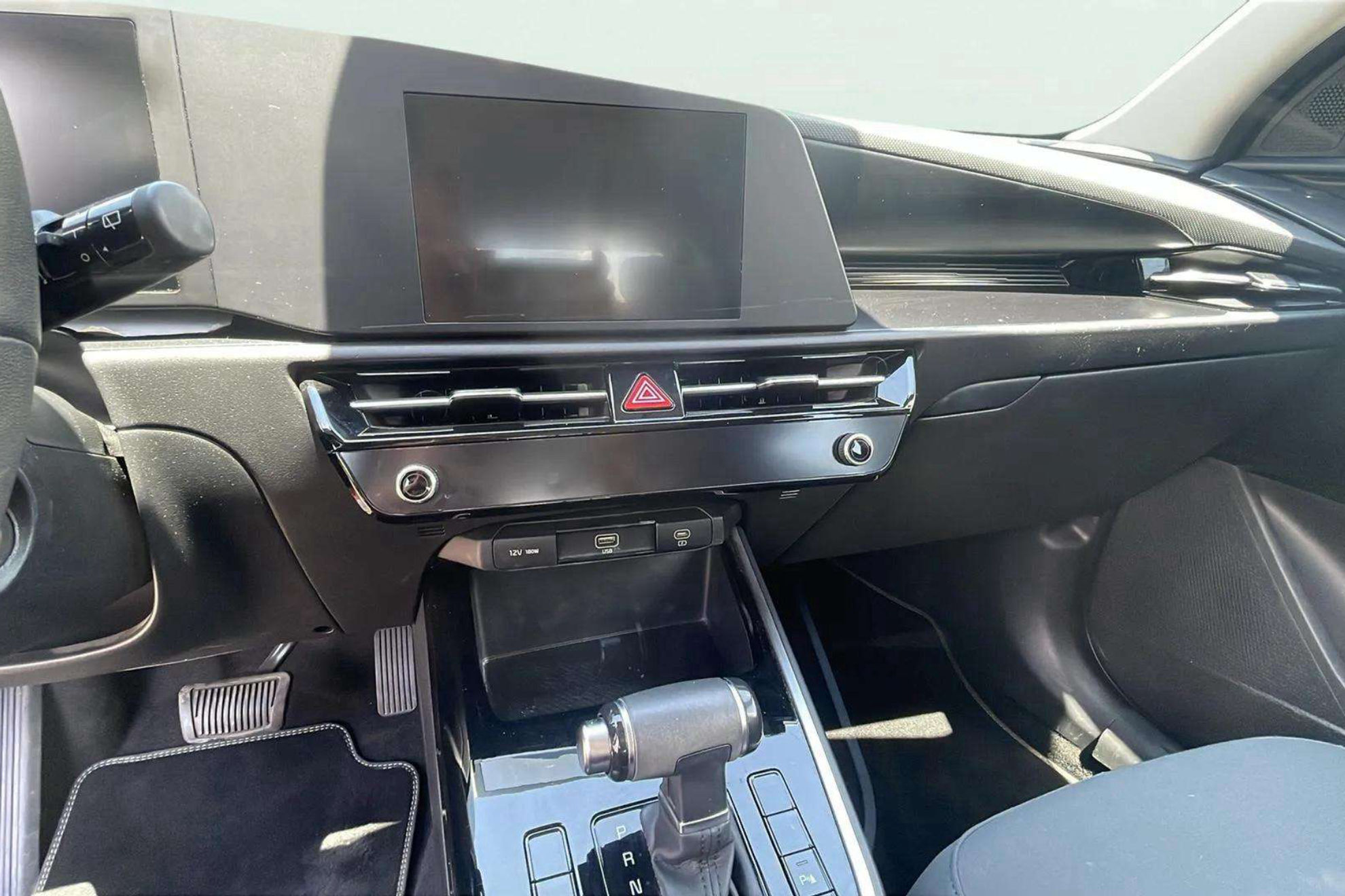Kia Niro 1.6 GDi HEV Concept - foto 22