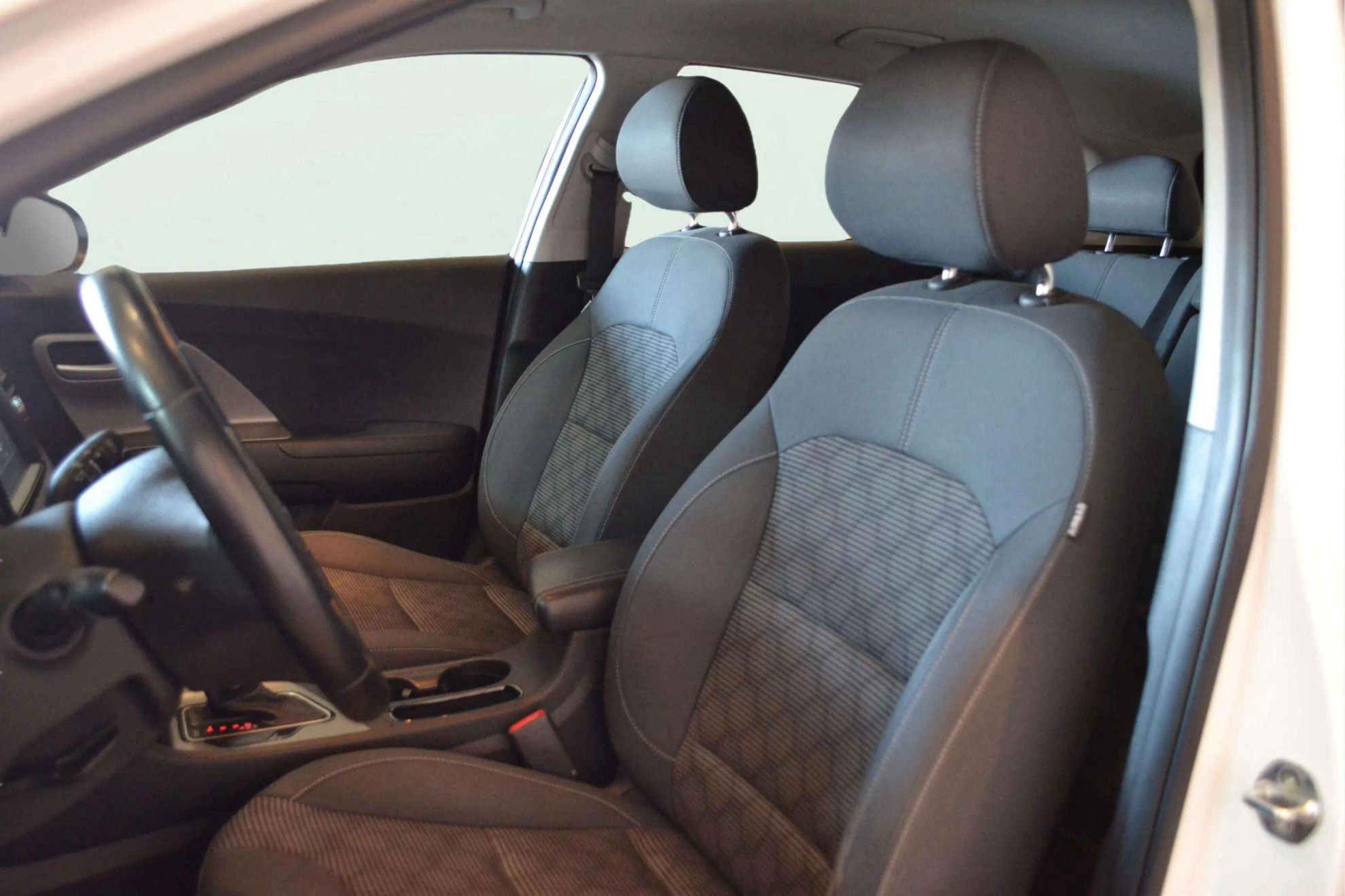 Kia Niro 1.6 GDi HEV Concept - foto 13