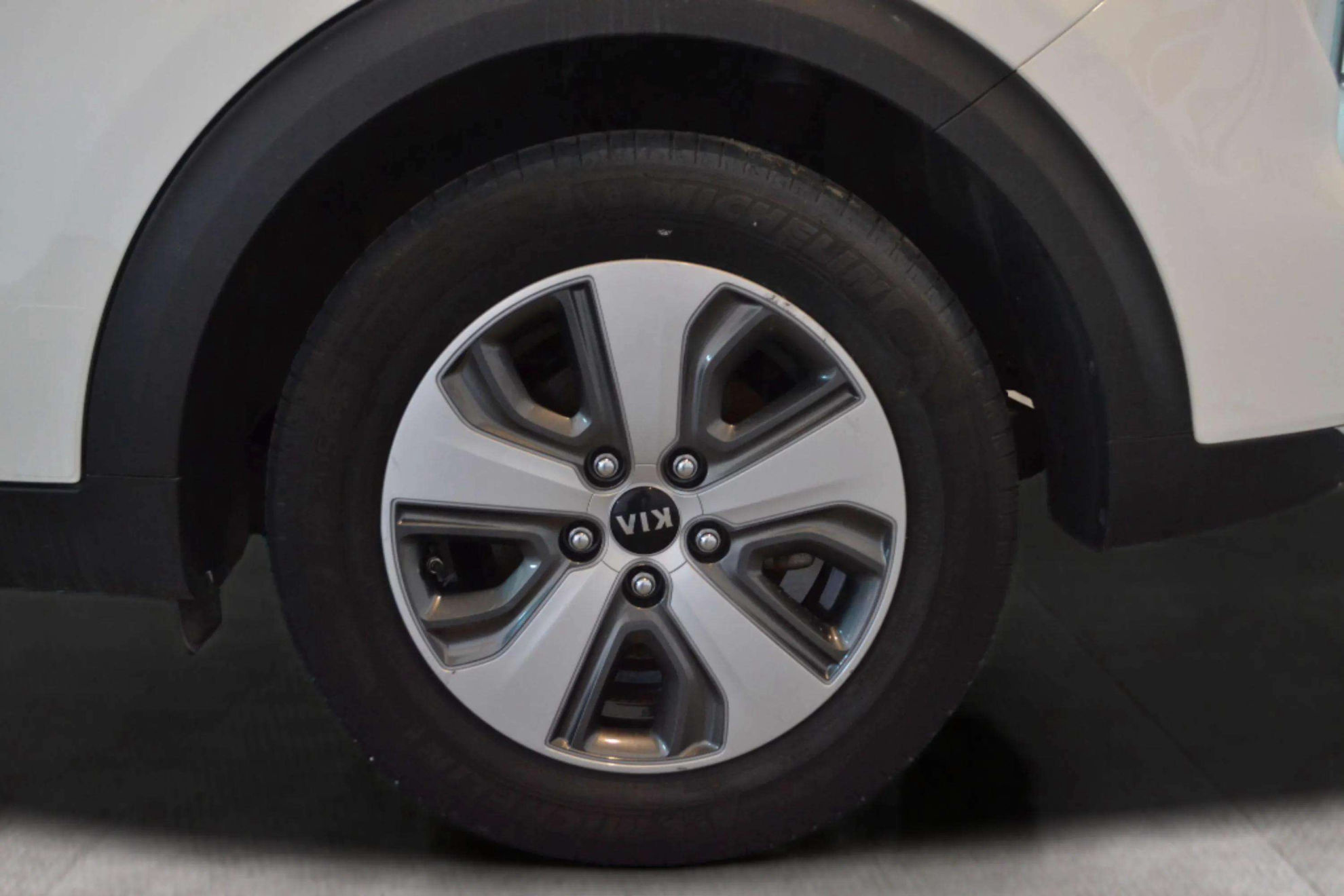 Kia Niro 1.6 GDi HEV Concept - foto 30
