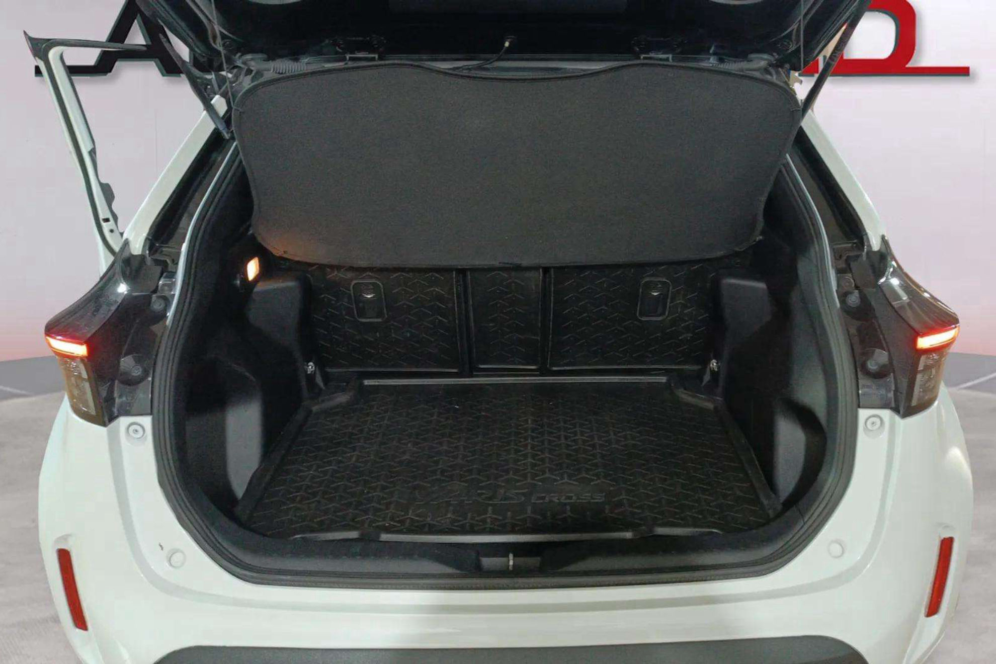 Toyota Yaris Cross 1.5 120H Adventure - foto 7