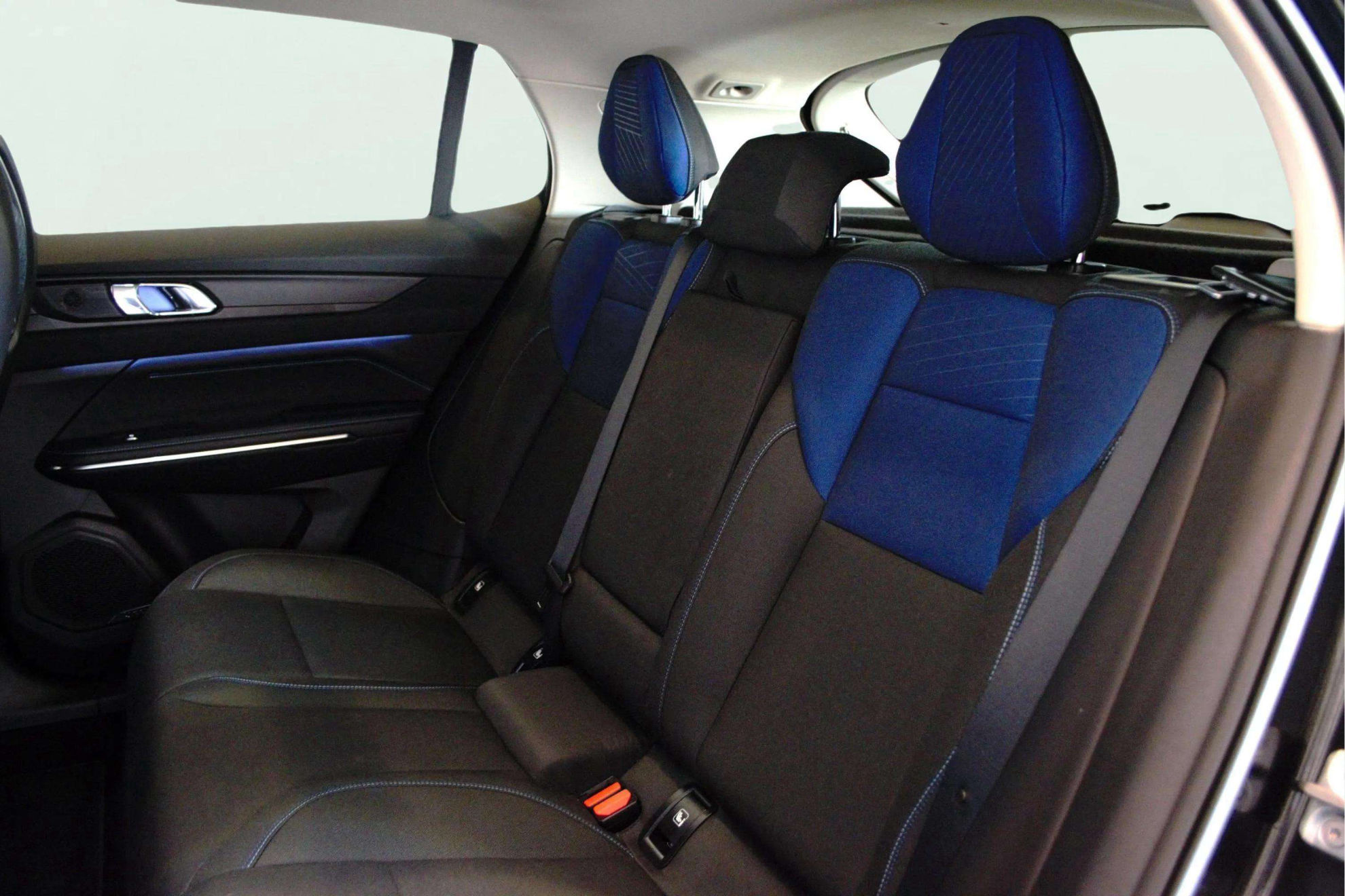 Lynk & Co 01 1.5 PHEV - foto 10