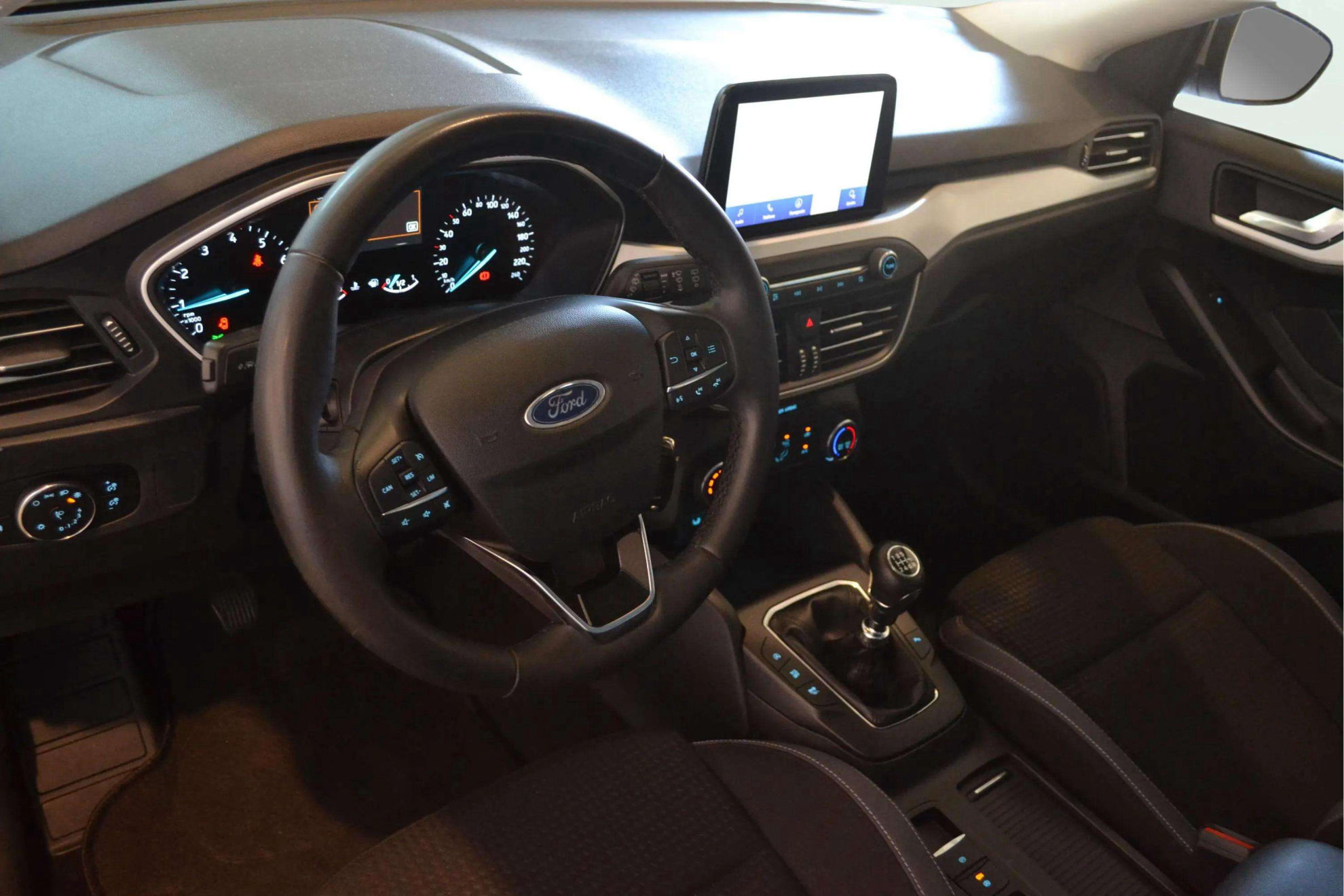 Ford Focus 1.0 EcoBoost MHEV Trend+ - foto 14