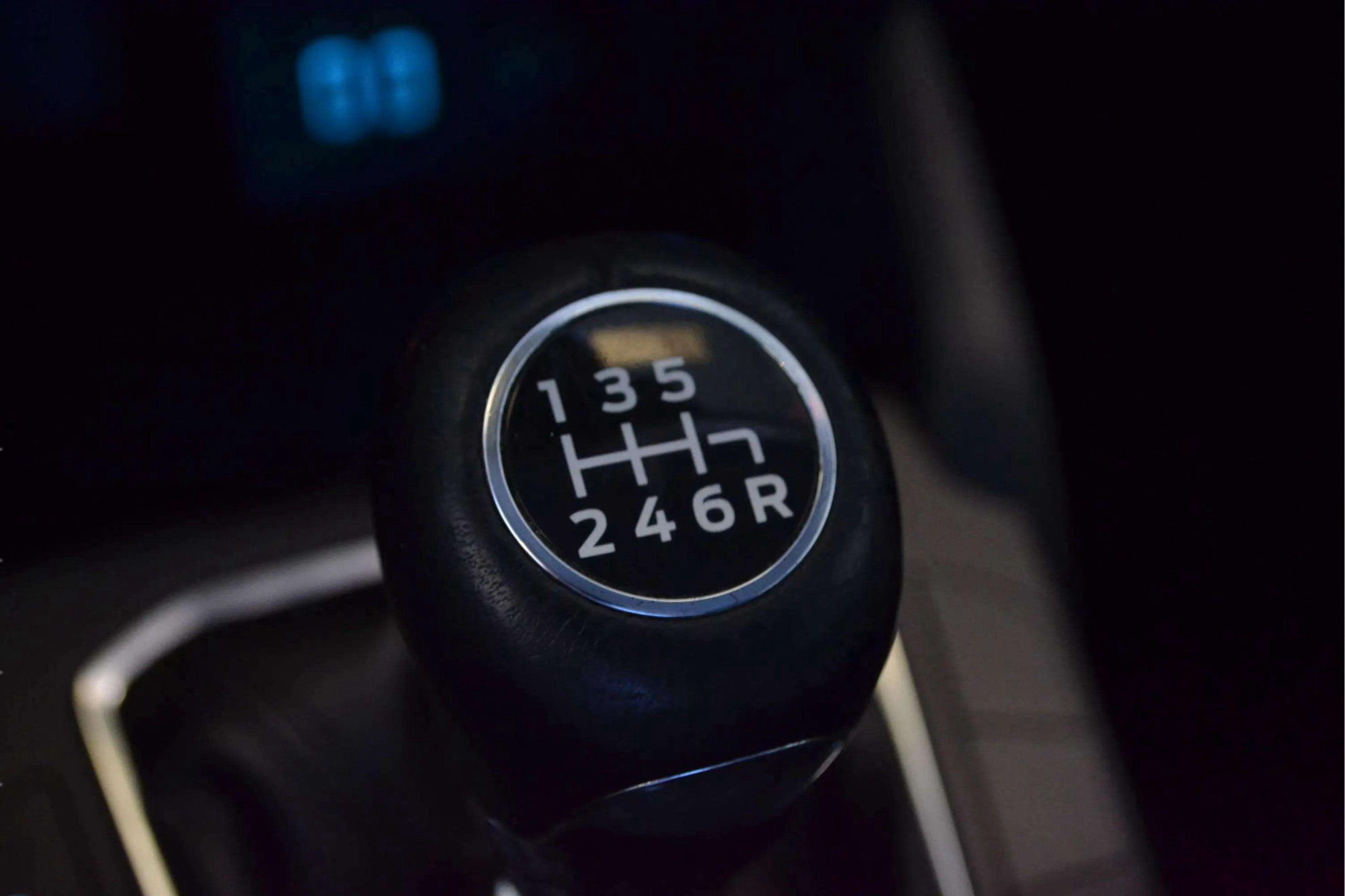 Ford Focus 1.0 EcoBoost MHEV Trend+ - foto 26