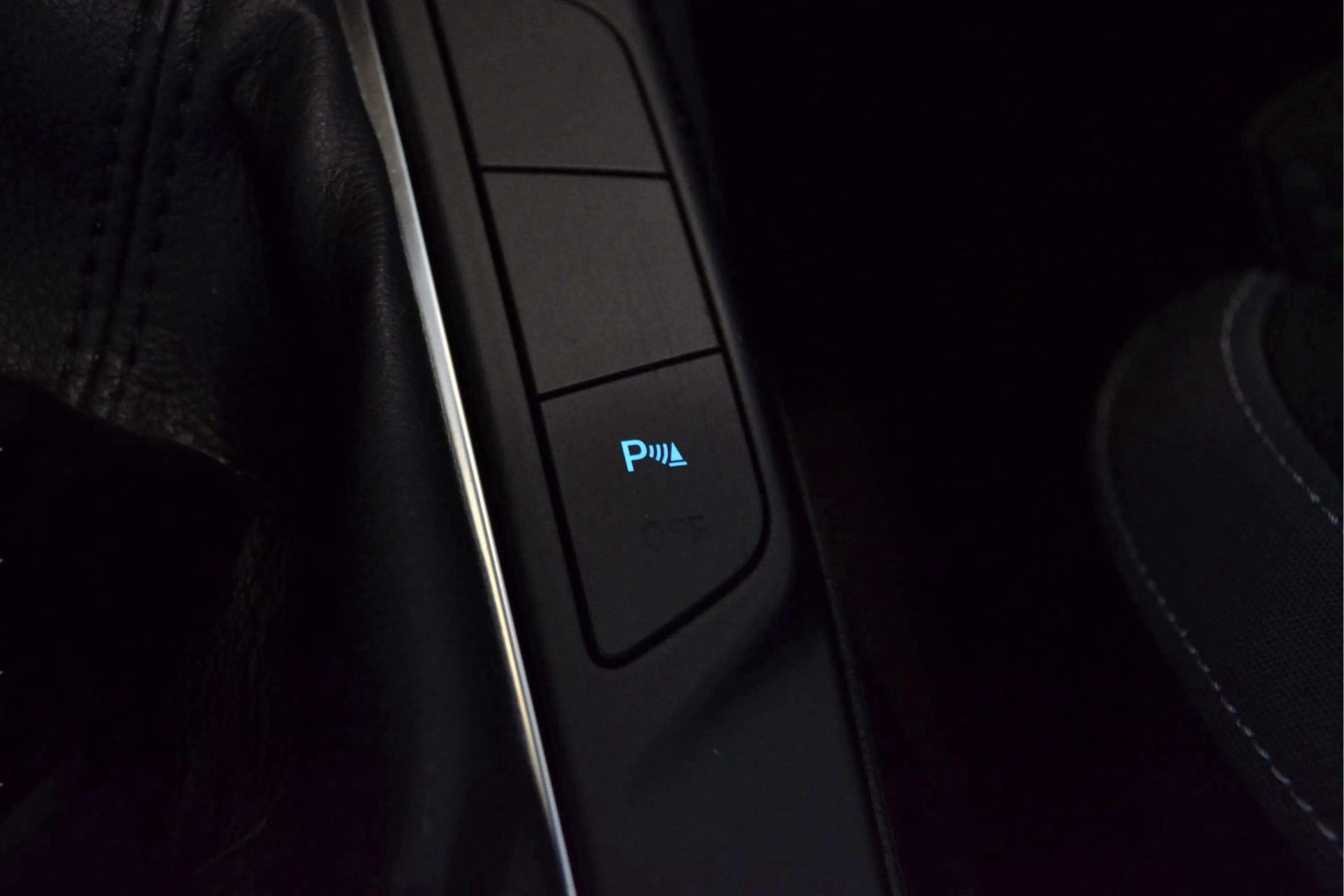 Ford Focus 1.0 EcoBoost MHEV Trend+ - foto 25