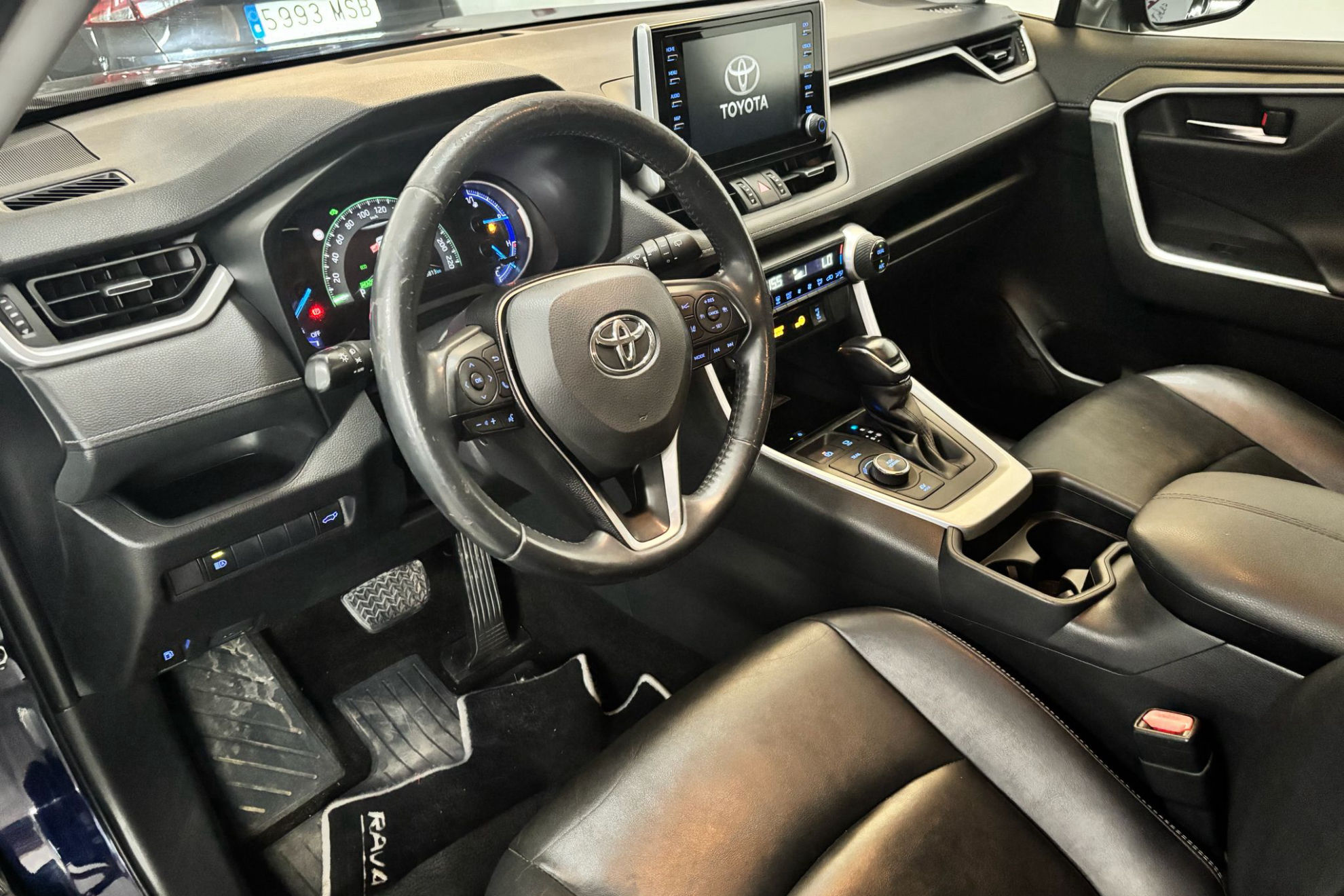 Toyota RAV4 2.5l 220H Advance Plus 4WD - foto 13