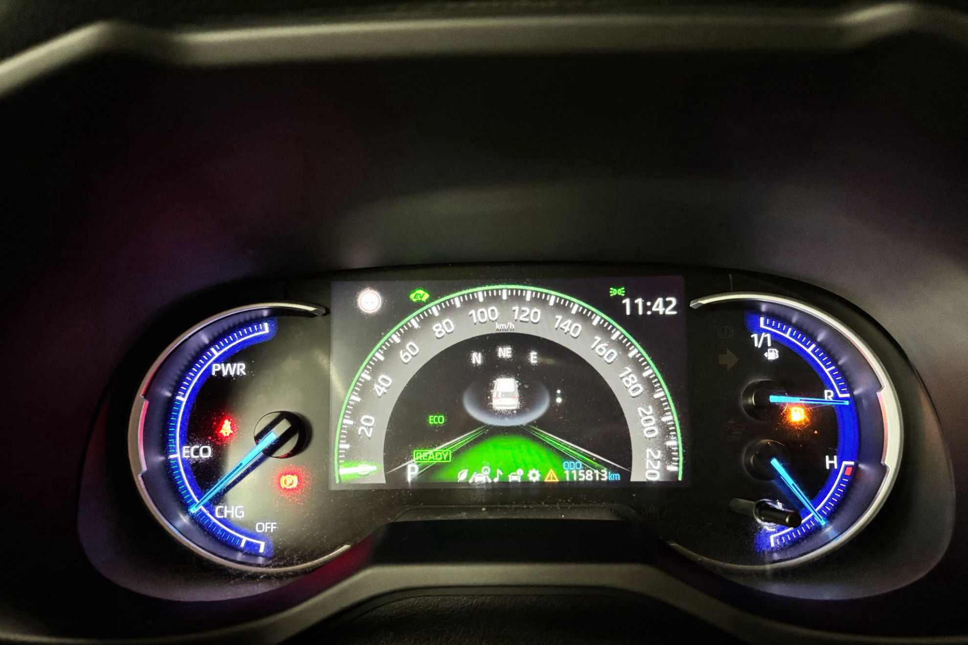 Toyota RAV4 2.5l 220H Advance Plus 4WD - foto 25