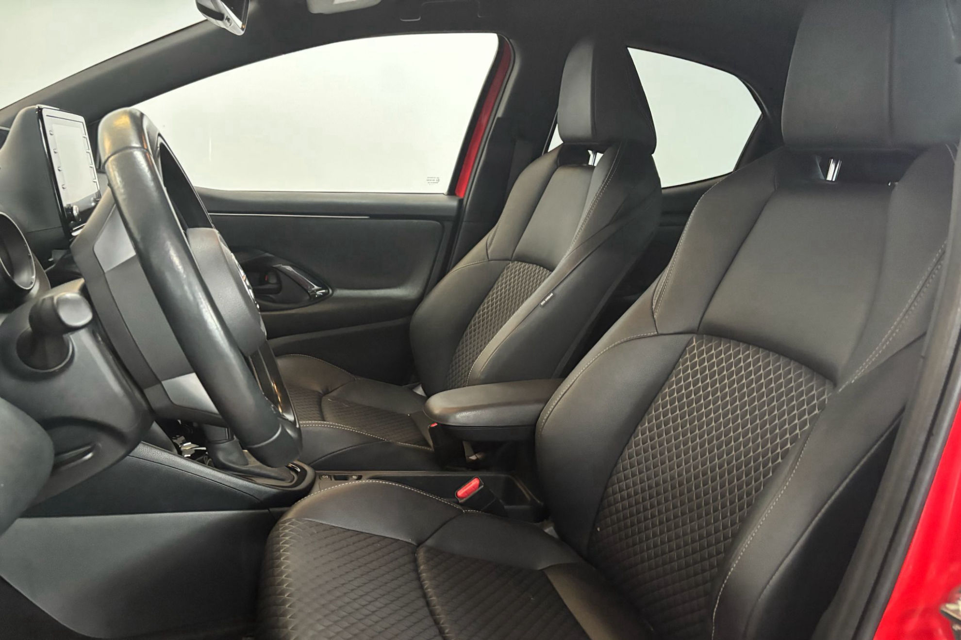 Toyota Yaris 1.5 120H Style - foto 10
