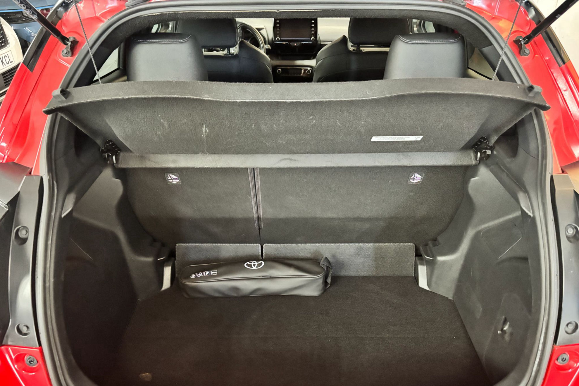 Toyota Yaris 1.5 120H Style - foto 9