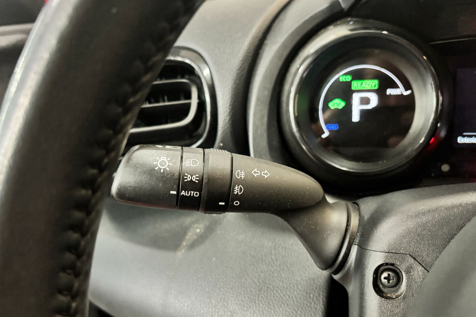 Toyota Yaris 1.5 120H Style - foto 19
