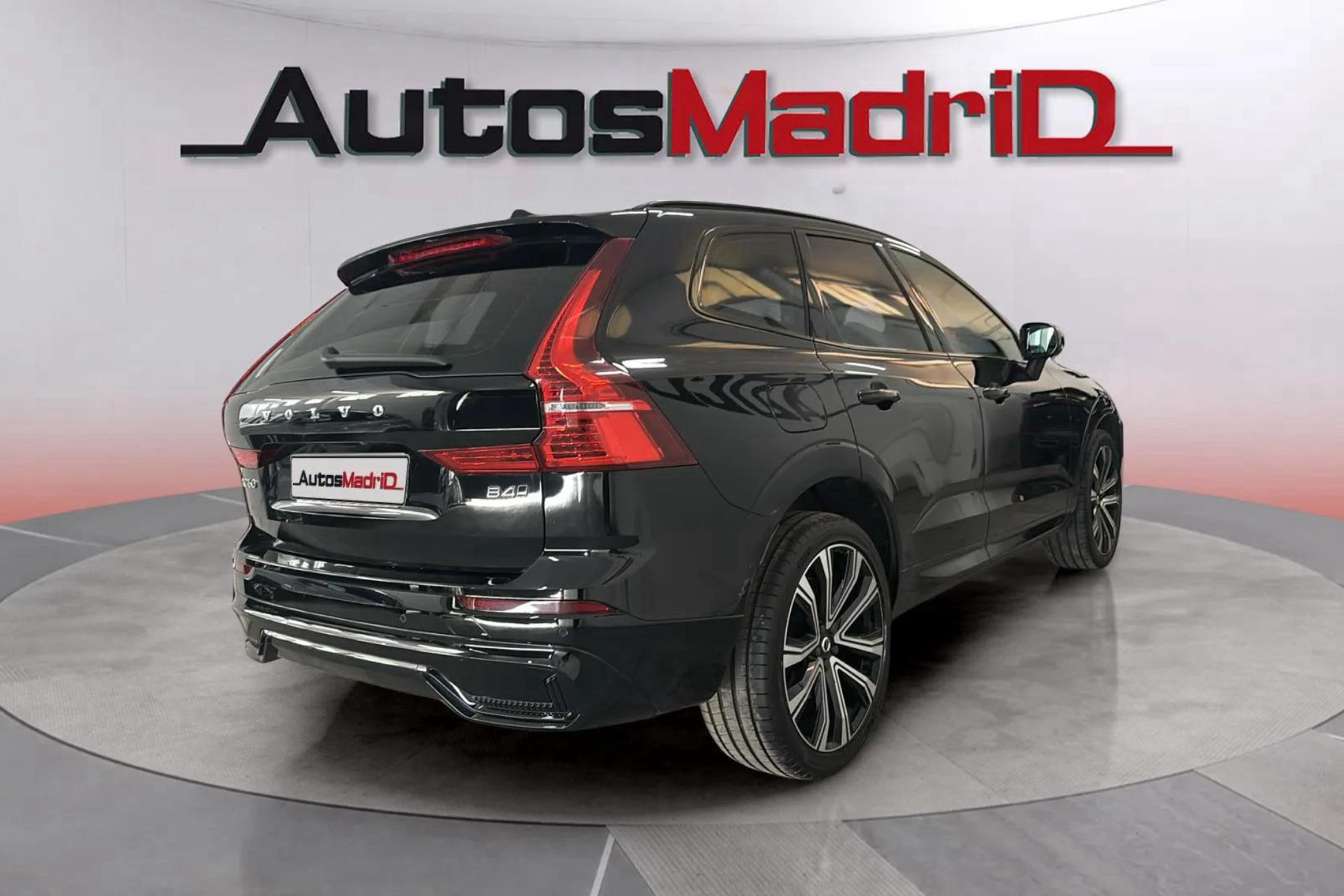 Volvo XC60 2.0 B4 AWD Plus Dark - foto 7
