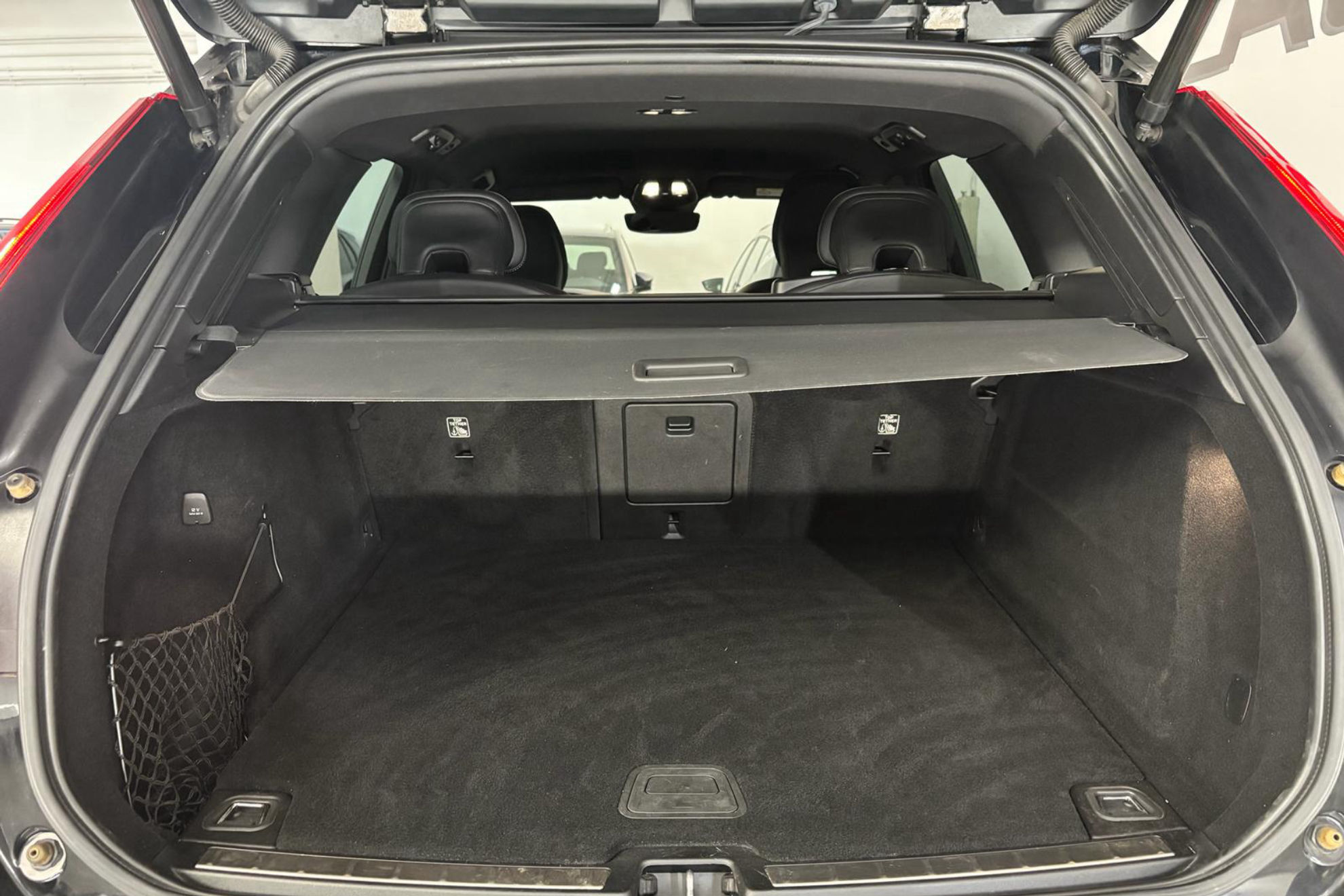 Volvo XC60 2.0 B4 AWD Plus Dark - foto 8