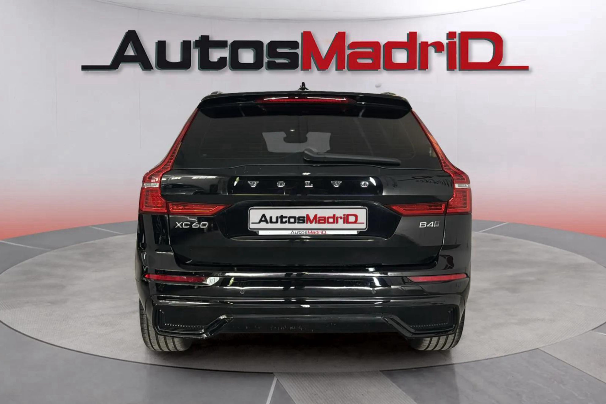 Volvo XC60 2.0 B4 AWD Plus Dark - foto 6