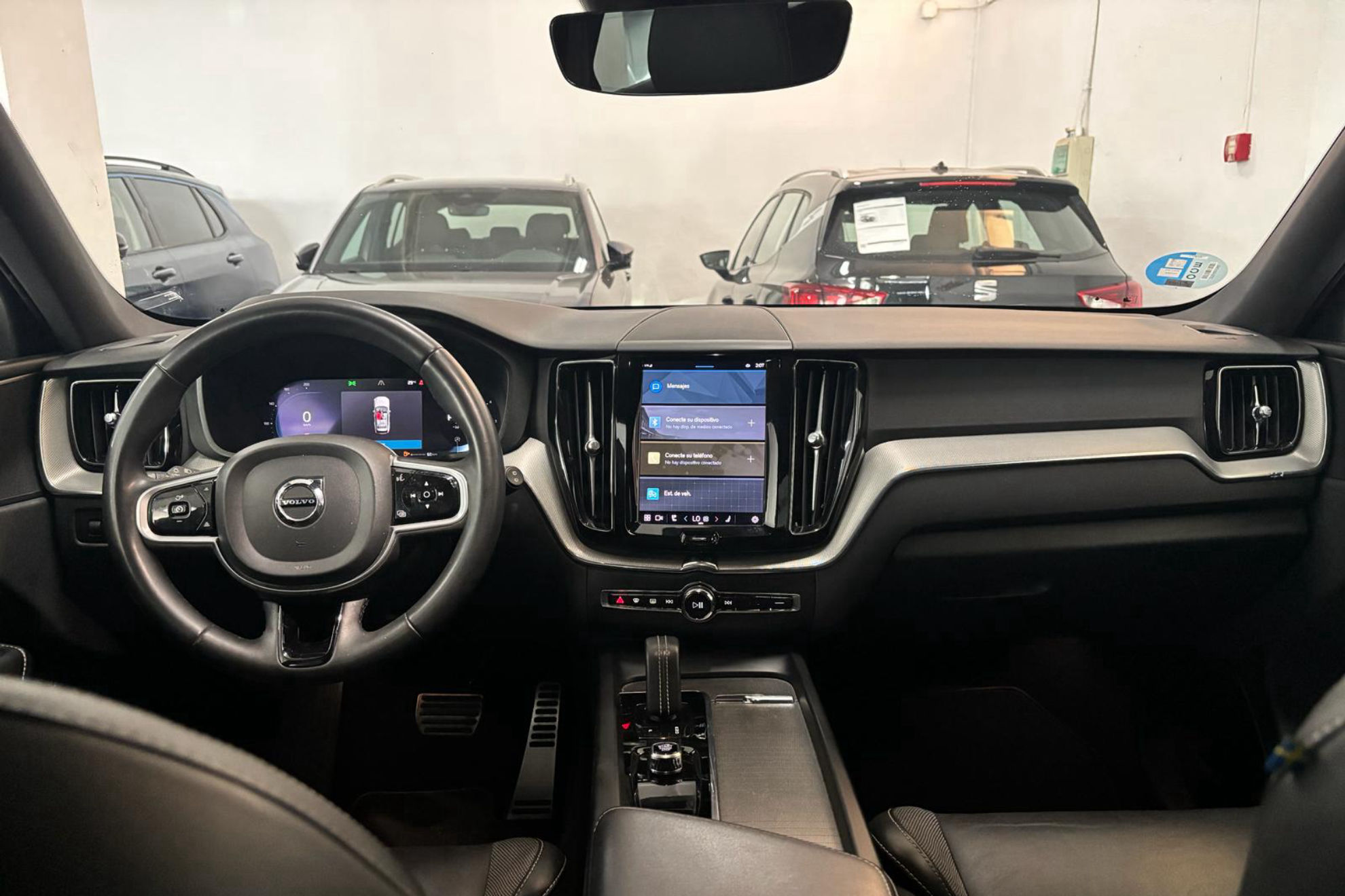 Volvo XC60 2.0 B4 AWD Plus Dark - foto 14