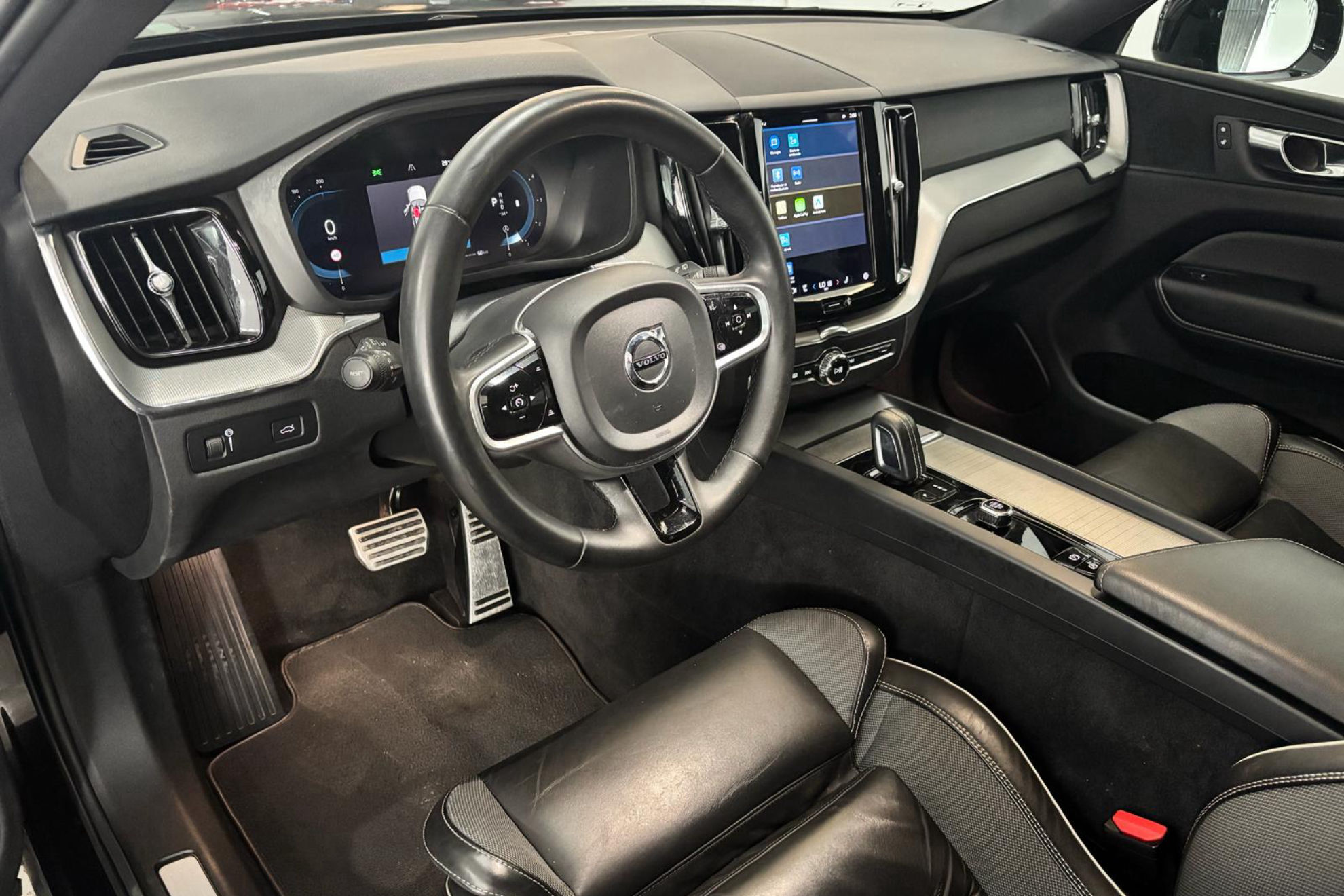 Volvo XC60 2.0 B4 AWD Plus Dark - foto 18