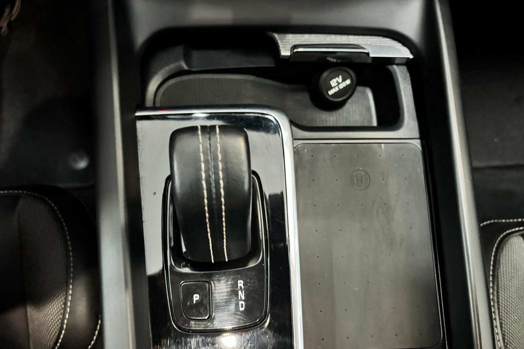 Volvo XC60 2.0 B4 AWD Plus Dark - foto 28