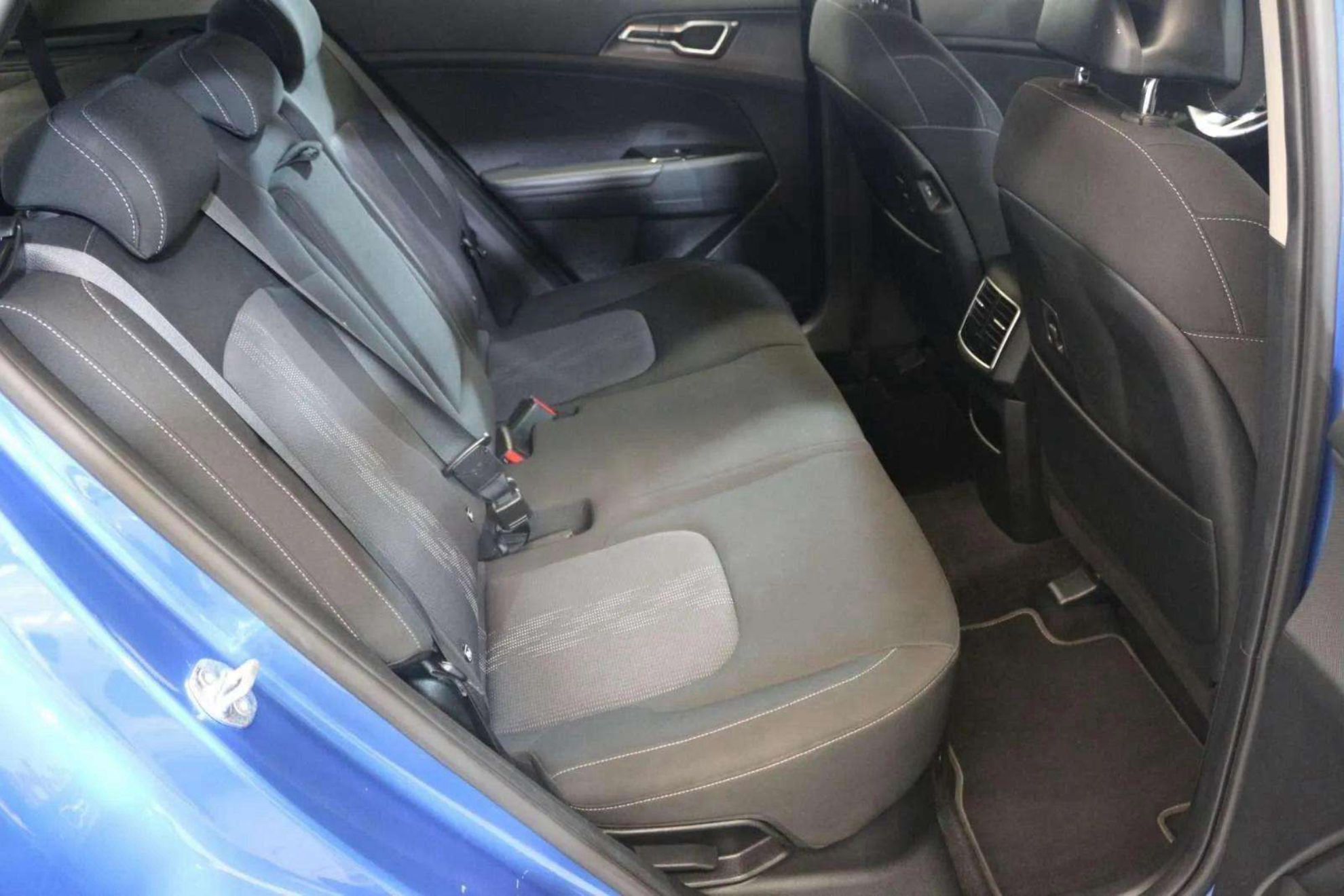 Kia Sportage 1.6 T-GDi HEV Drive 4x2 - foto 8