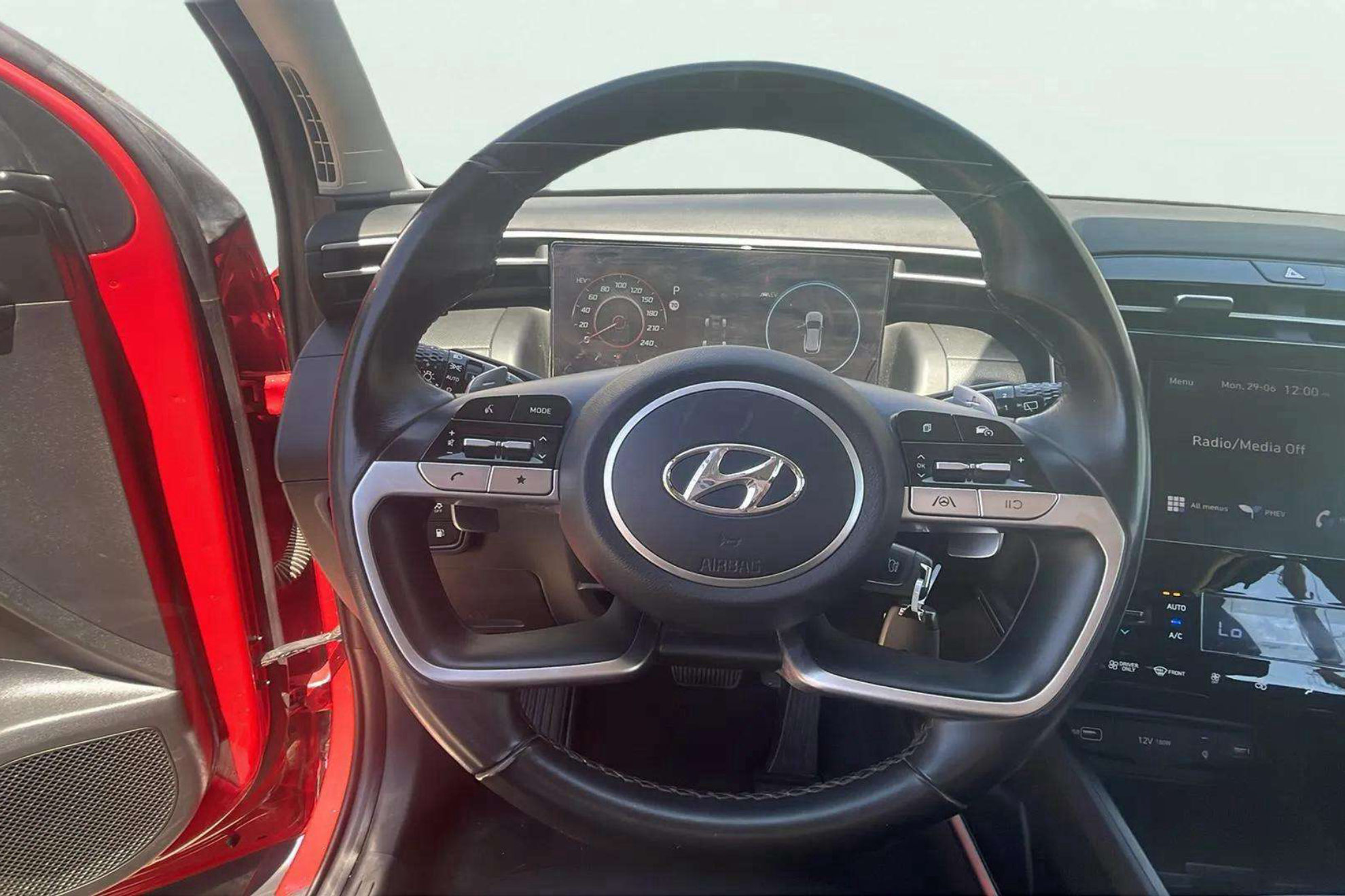 Hyundai Tucson 1.6 T-GDi PHEV Maxx Safe 4x4 - foto 13