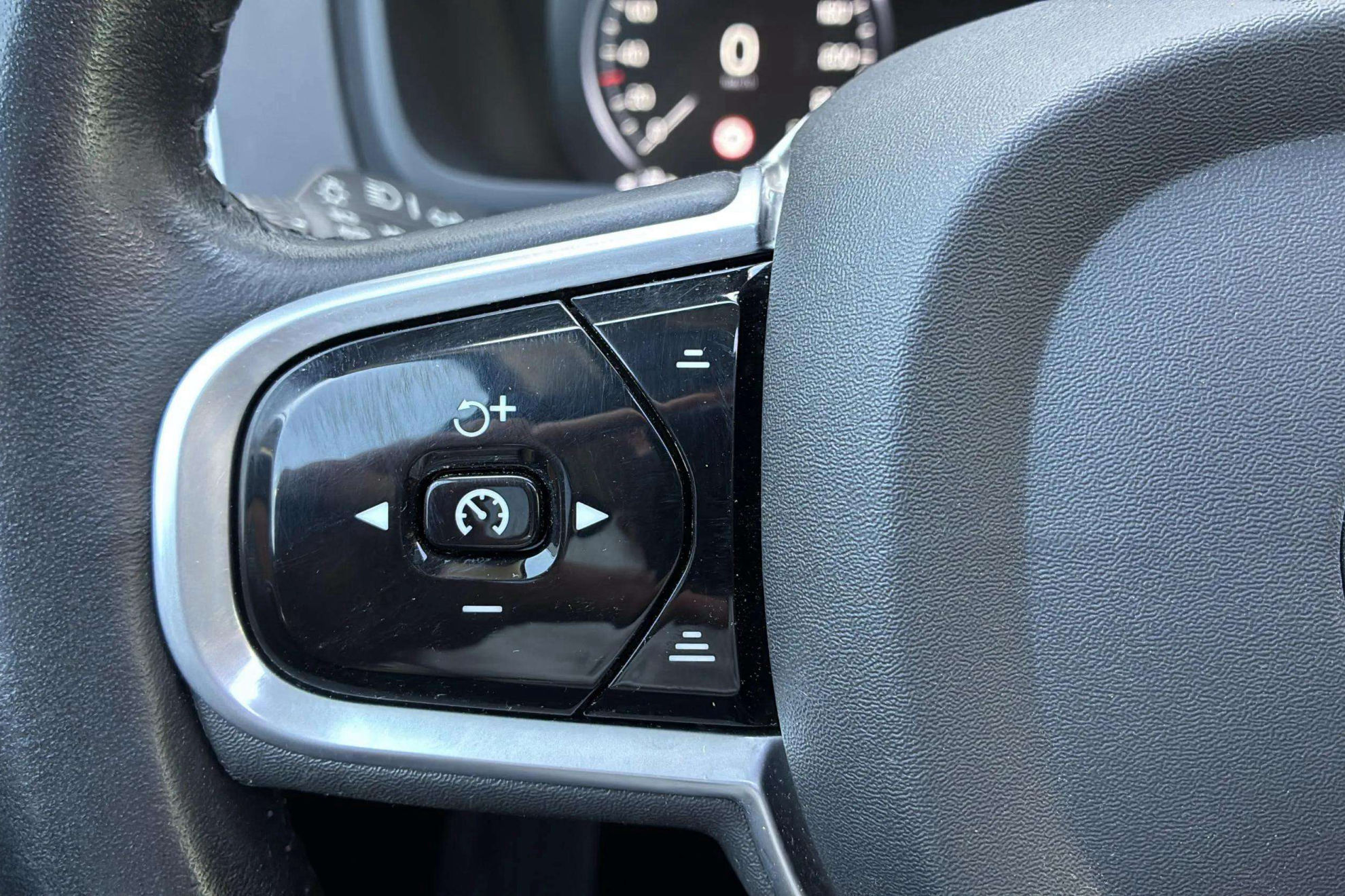 Volvo XC90 2.0 B5 D AWD Inscription HEV - foto 25