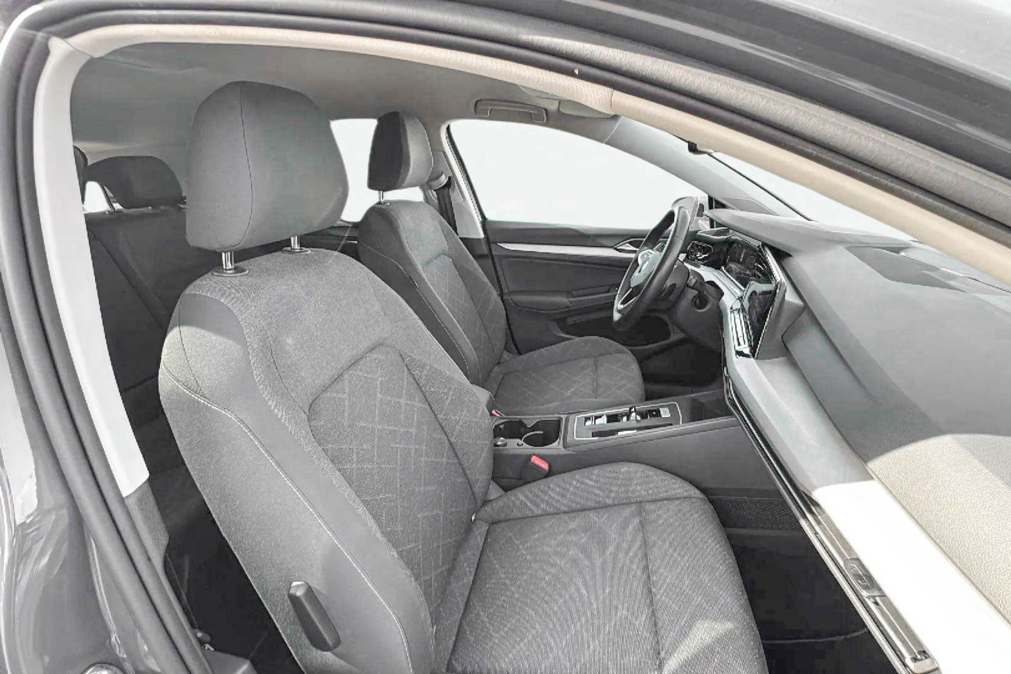 Volkswagen Golf Life 1.0 eTSI DSG - foto 8
