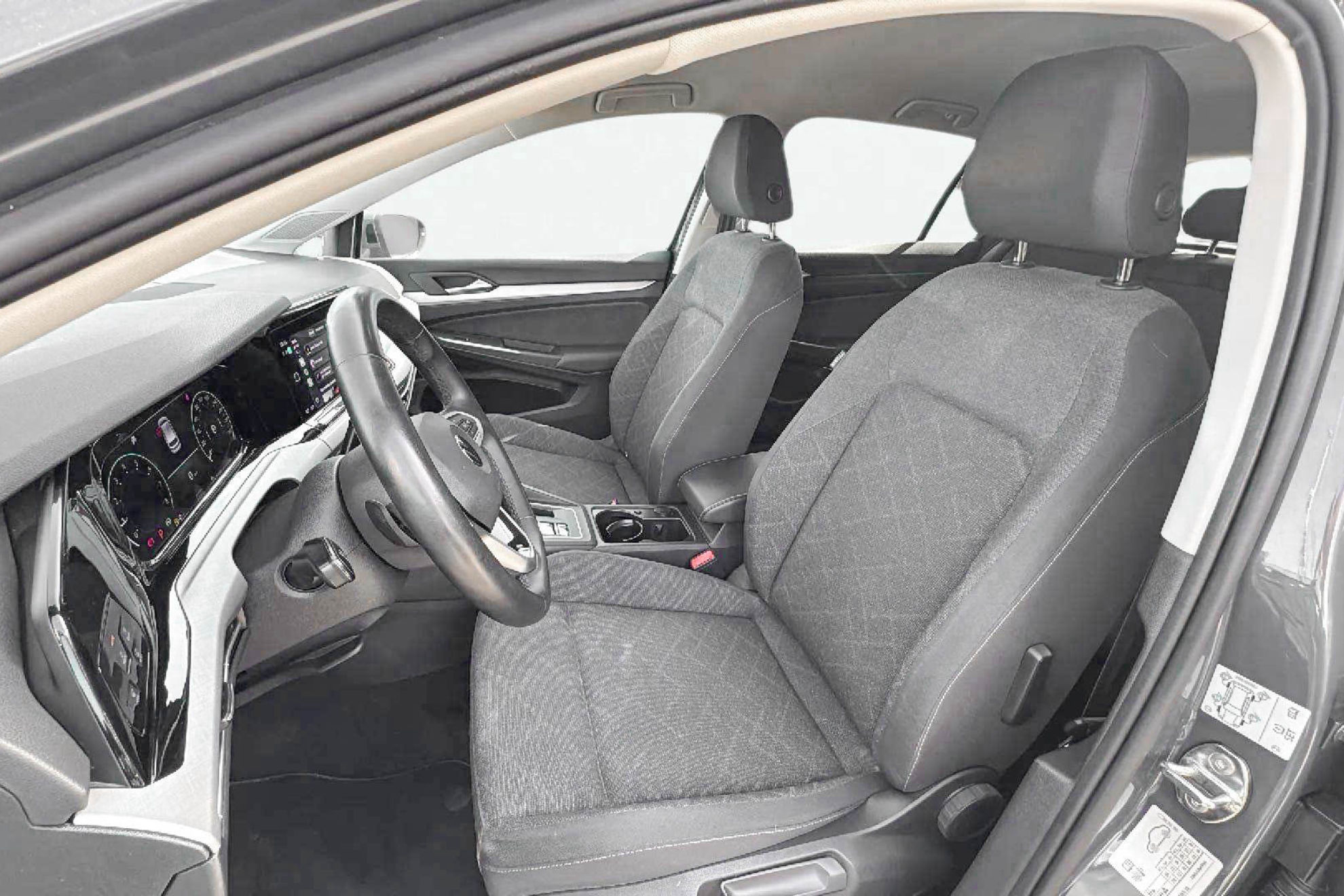 Volkswagen Golf Life 1.0 eTSI DSG - foto 10