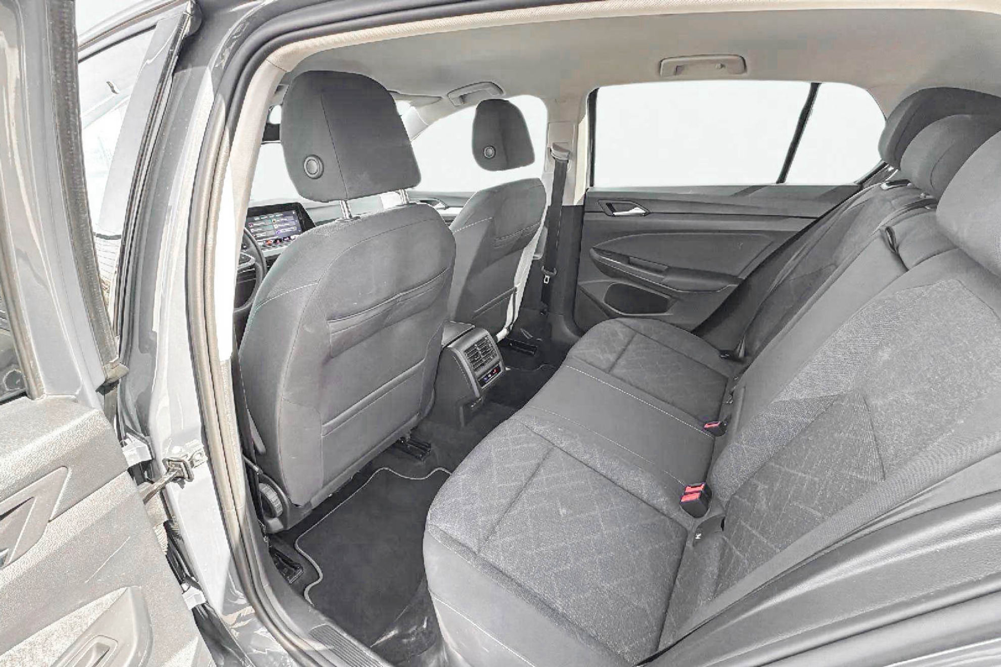 Volkswagen Golf Life 1.0 eTSI DSG - foto 11