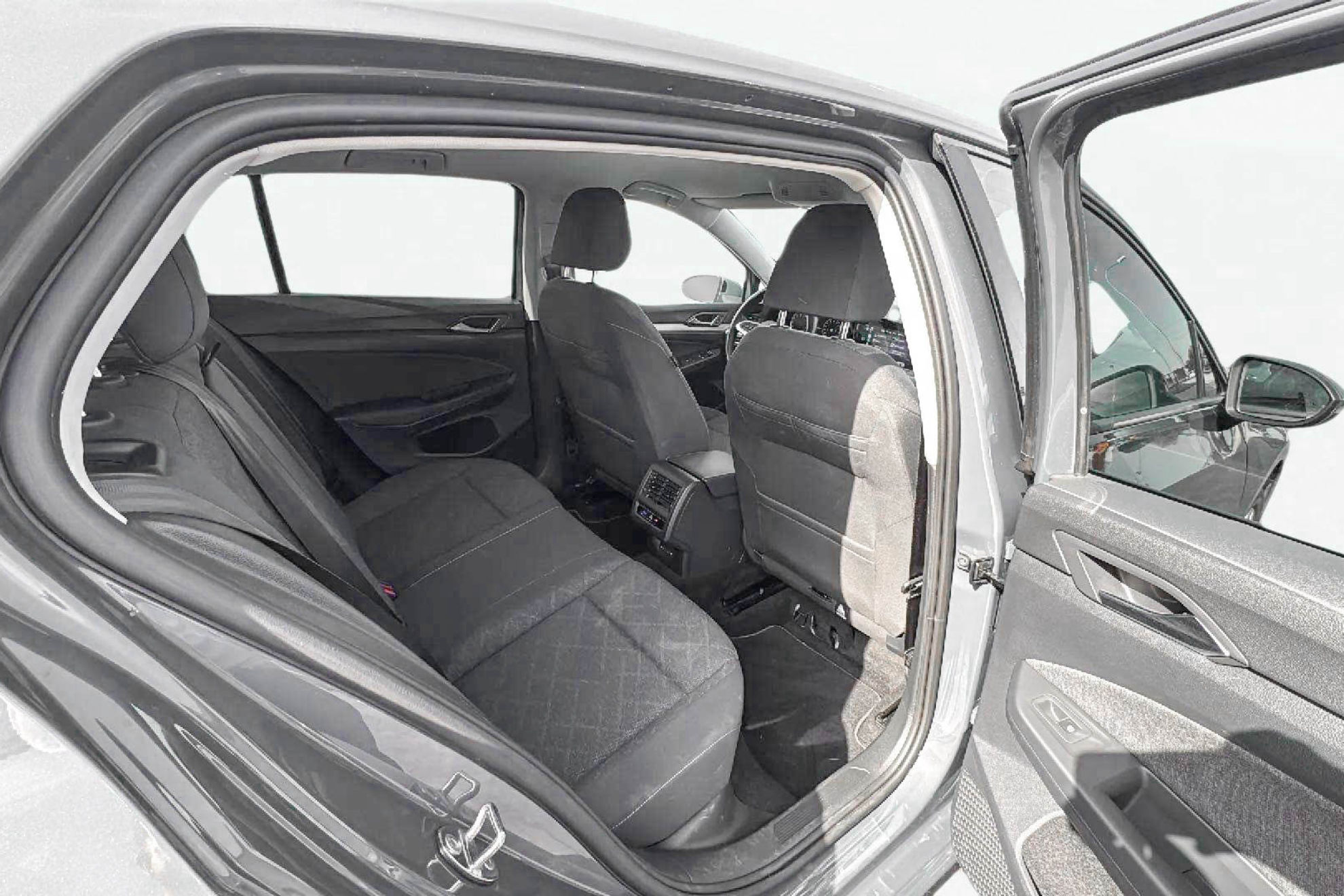 Volkswagen Golf Life 1.0 eTSI DSG - foto 14