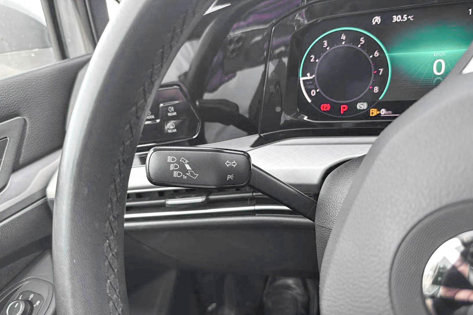 Volkswagen Golf Life 1.0 eTSI DSG - foto 22