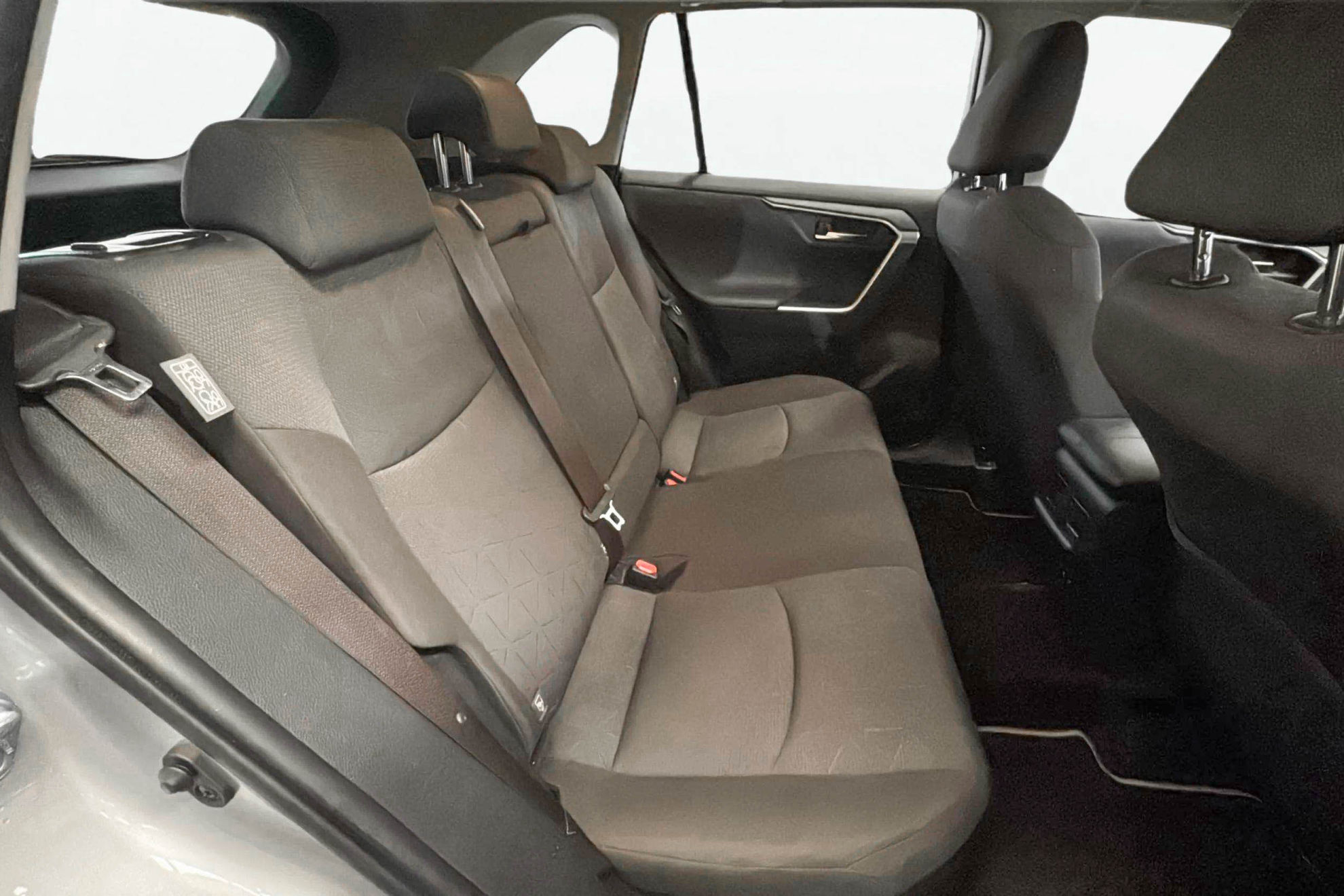 Toyota RAV4 2.5l 220H Advance 4WD - foto 20