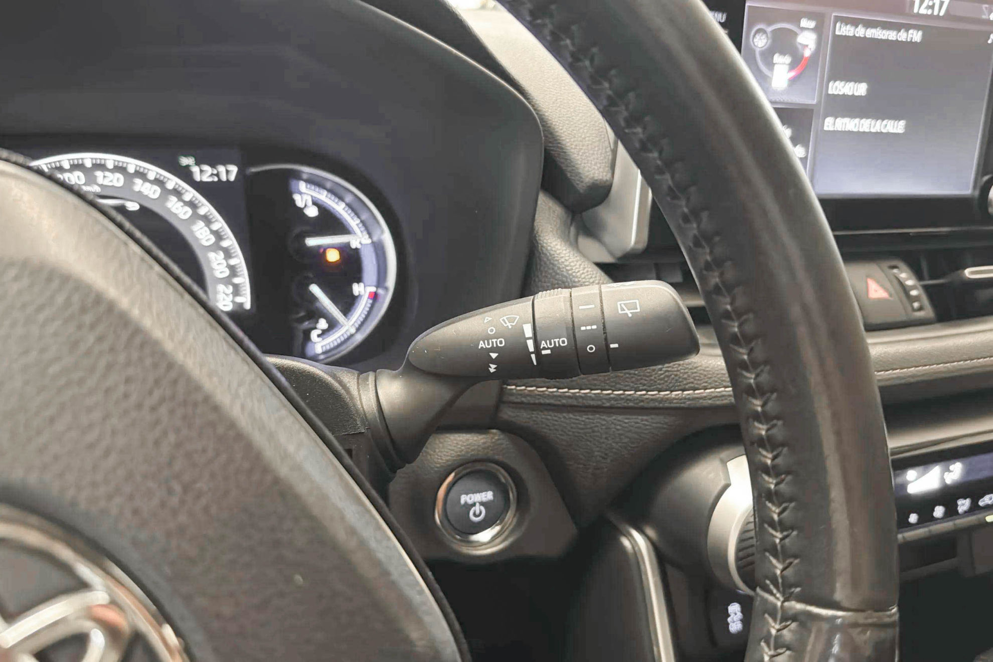 Toyota RAV4 2.5l 220H Advance 4WD - foto 28