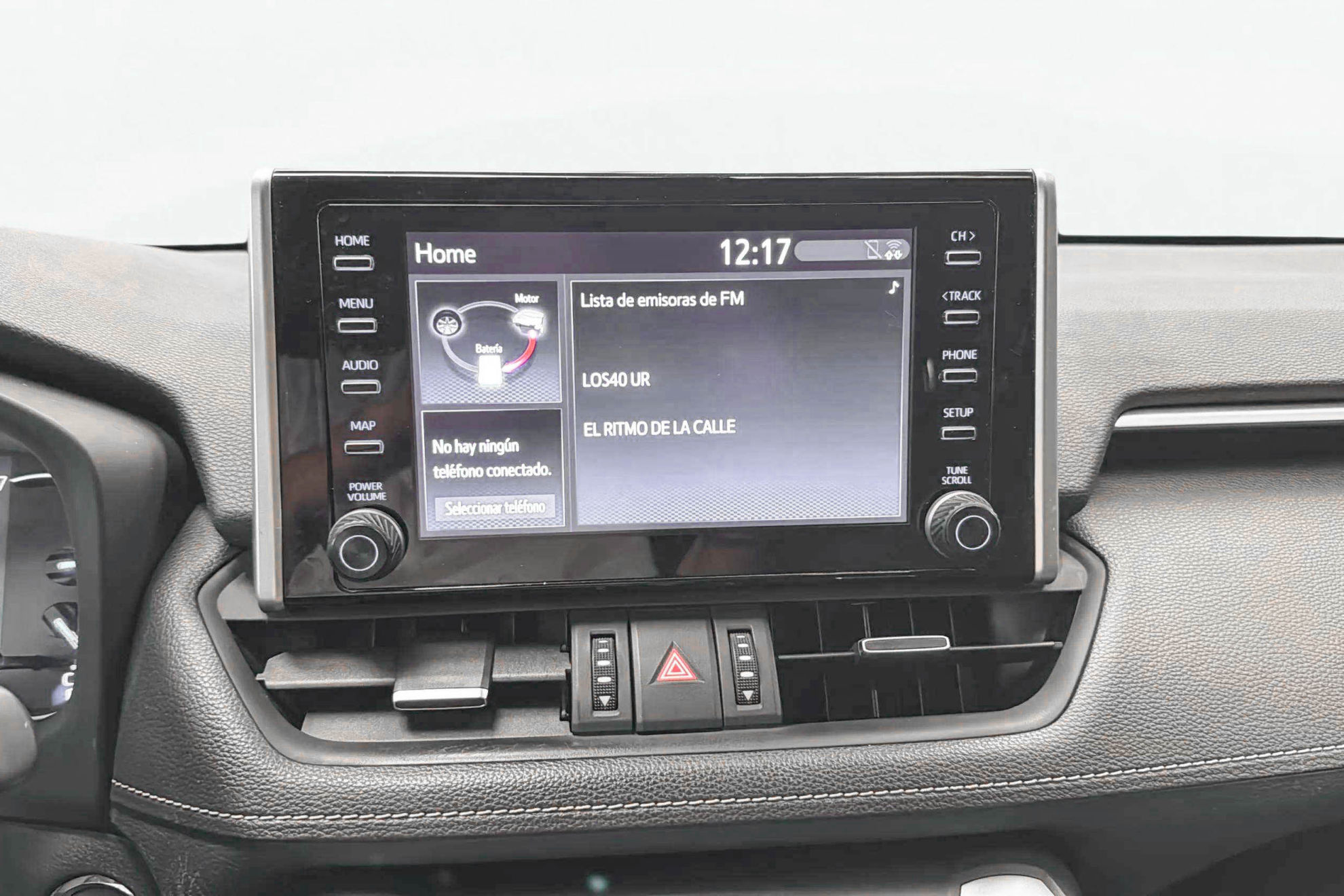 Toyota RAV4 2.5l 220H Advance 4WD - foto 31