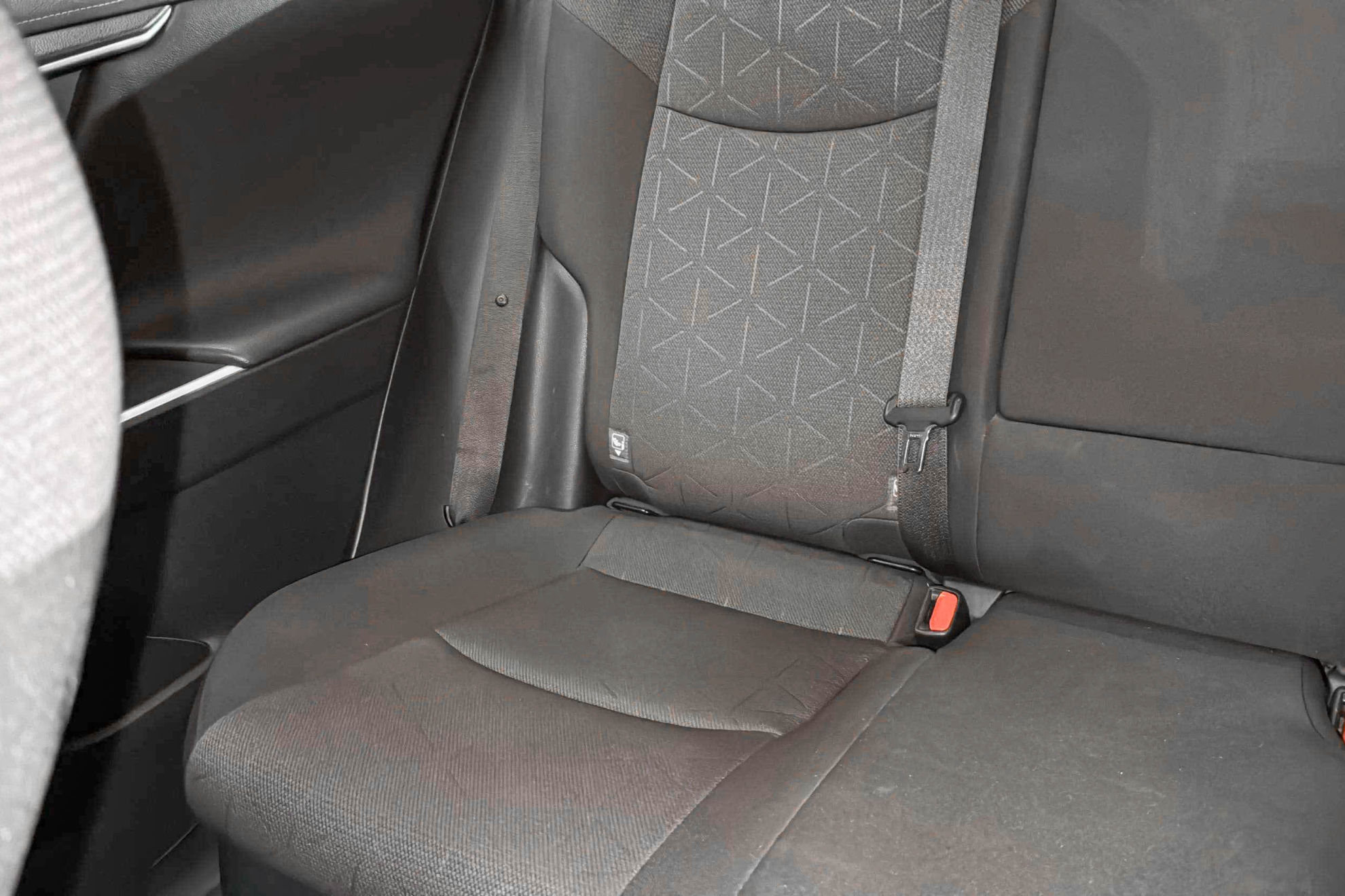 Toyota RAV4 2.5l 220H Advance 4WD - foto 39